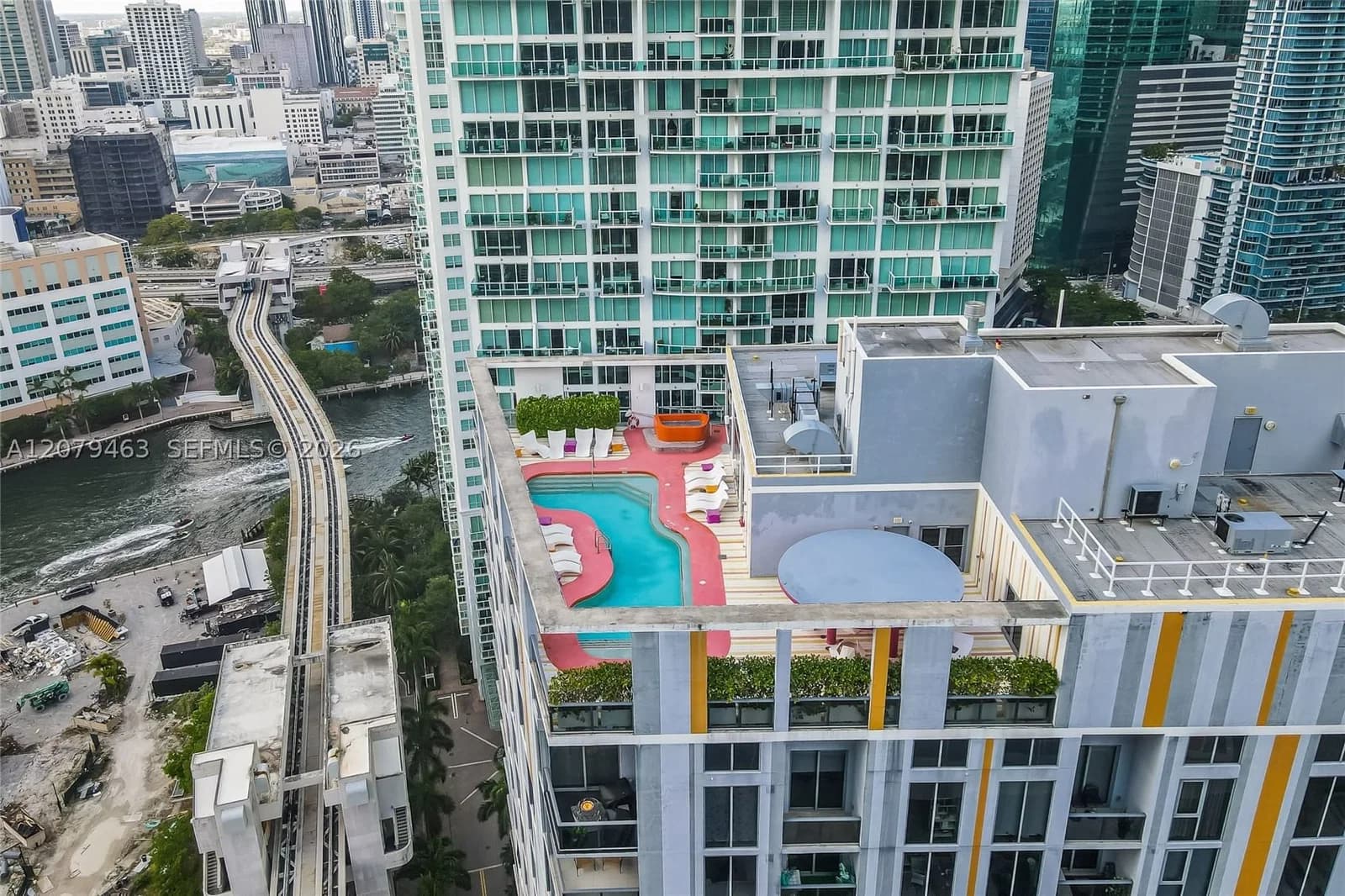 2-bedroom Condo — 31 6th St #707, Miami, FL 33131