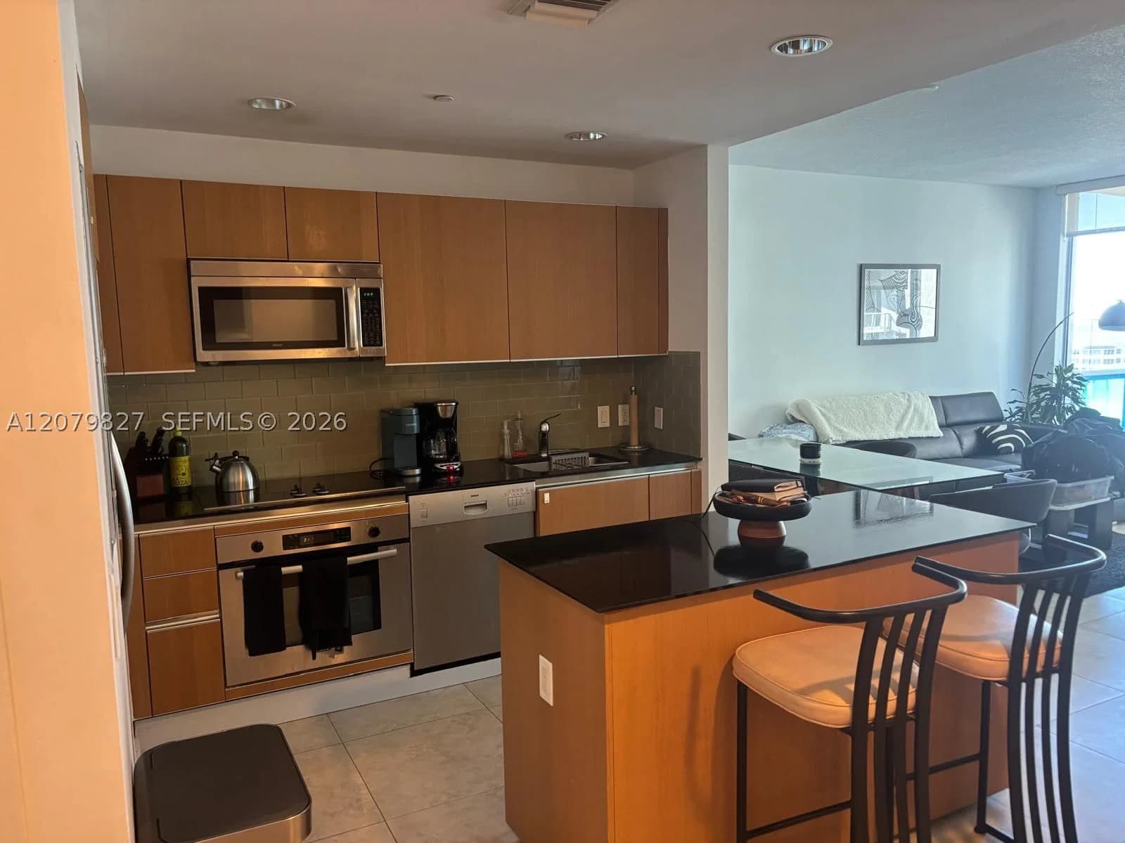 1-bedroom Condo — 1050 Brickell Ave #2008, Miami, FL 33131