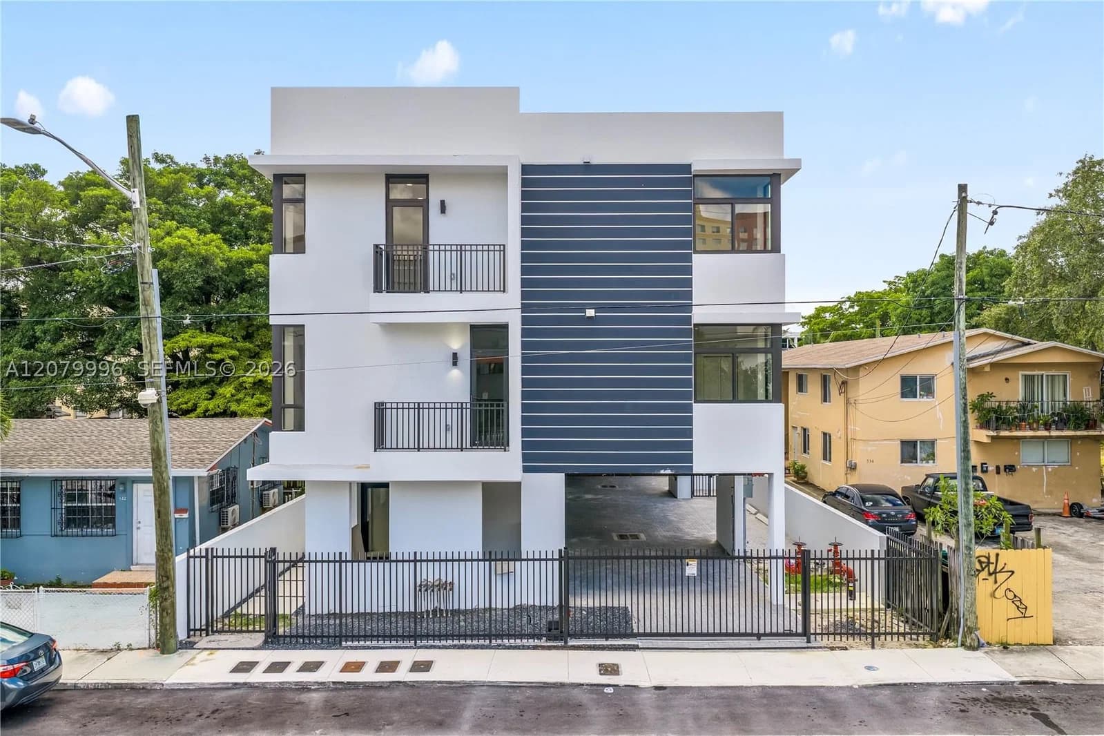3+1 Townhouse — 526 2nd St #1, Miami, FL 33130