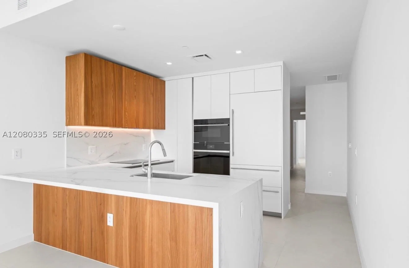 2-bedroom Condo — 1400 biscayne #3805, Miami, FL 33132
