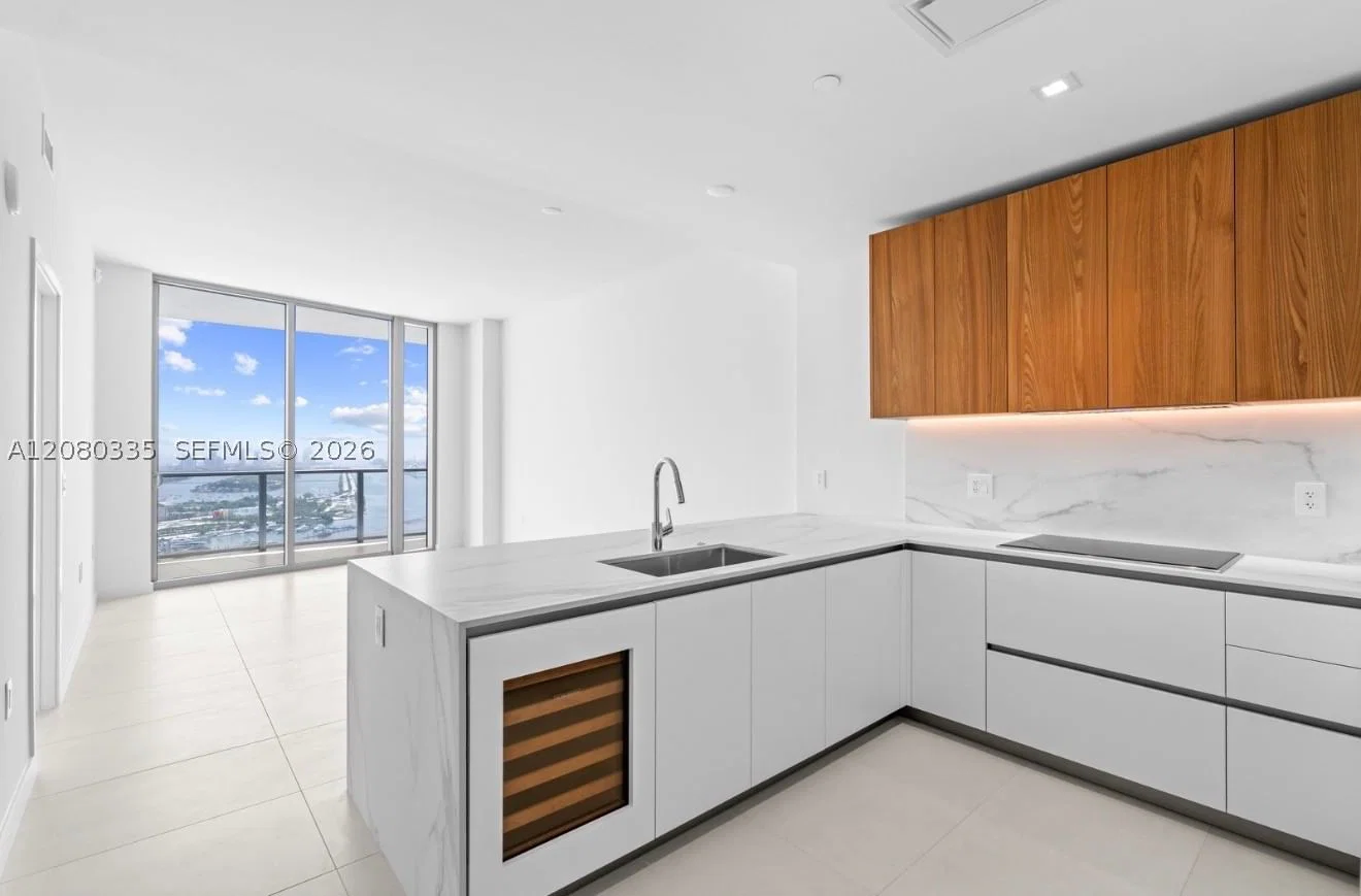 2-bedroom Condo — 1400 biscayne #3805, Miami, FL 33132