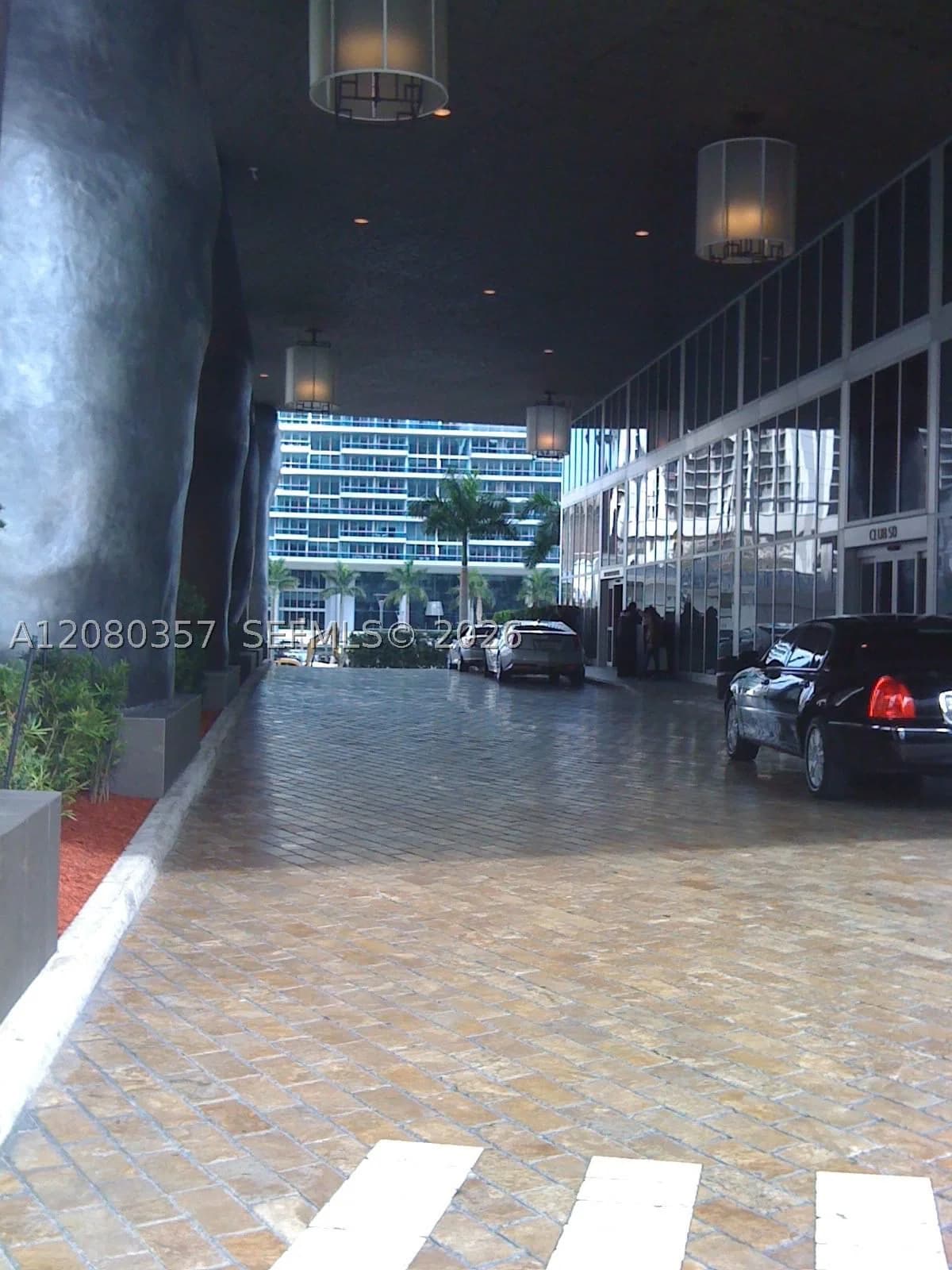 1+1 Condo — 485 Brickell Ave #2606, Miami, FL 33131