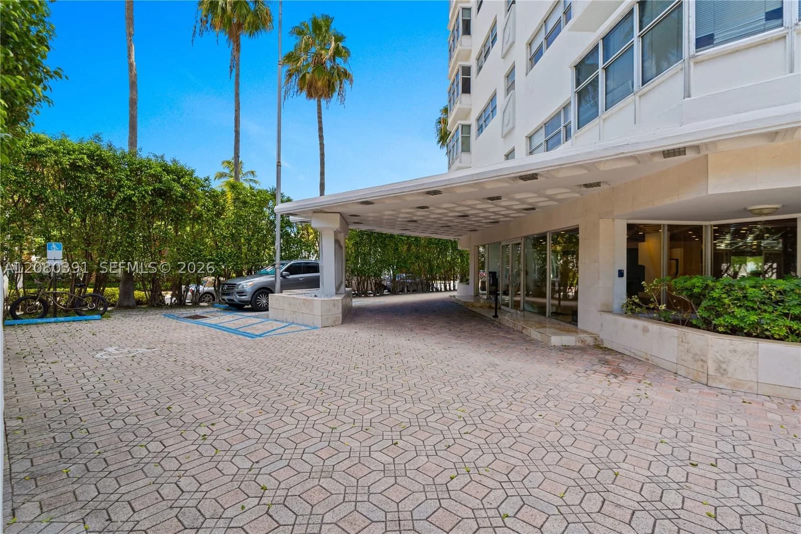 1-bedroom Condo — 1881 Washington Ave #4G, Miami Beach, FL 33139