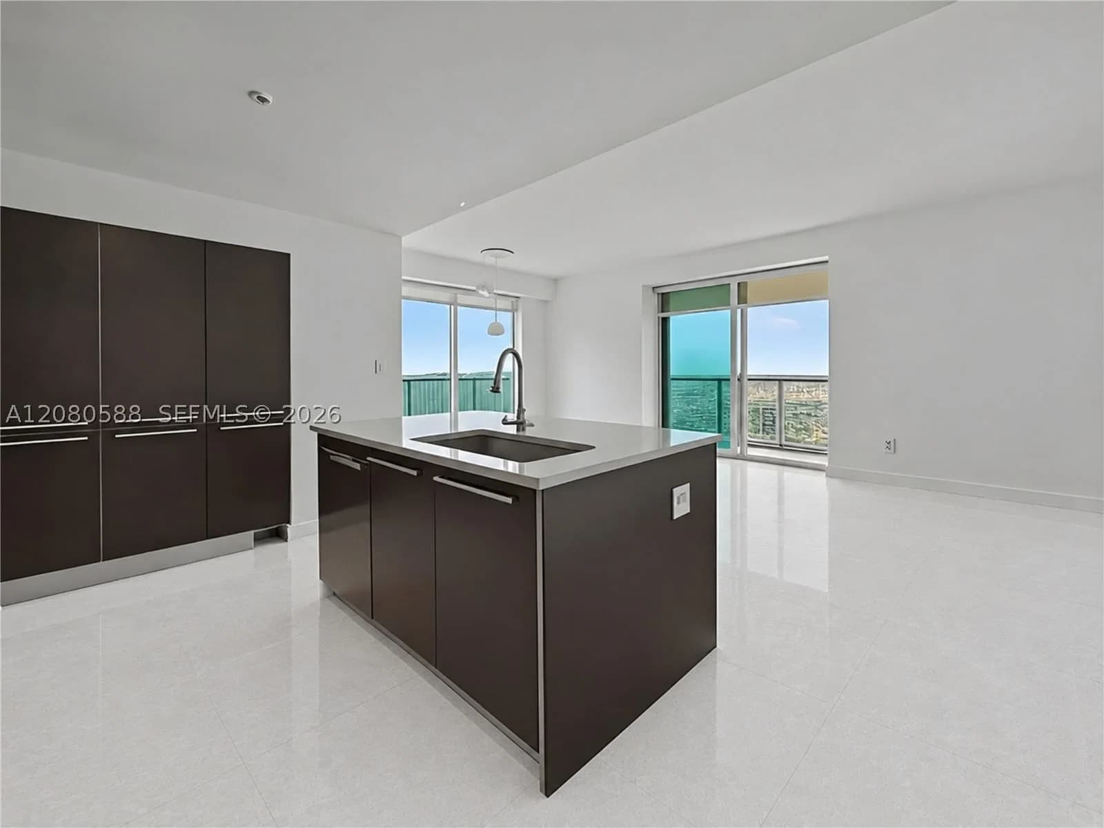2+1 Condo — 1900 Bayshore Dr #3911, Miami, FL 33132