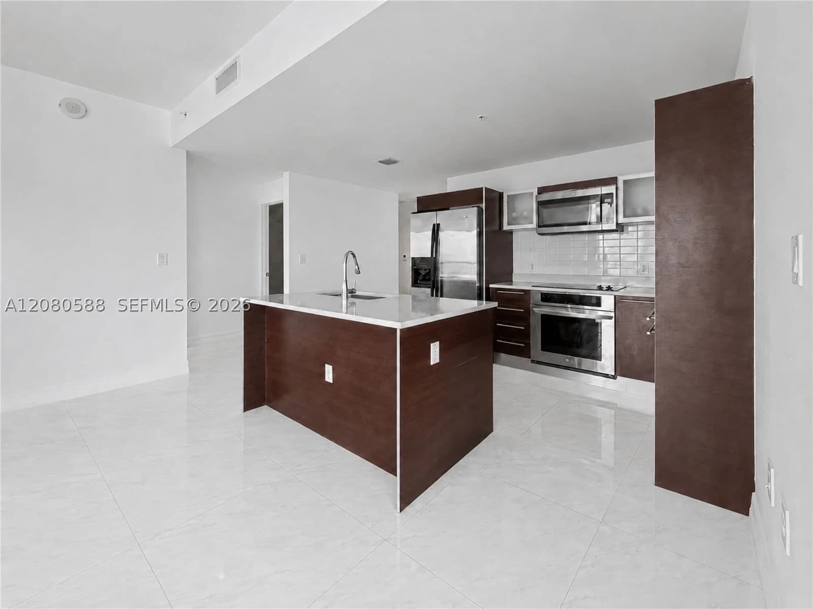 2+1 Condo — 1900 Bayshore Dr #3911, Miami, FL 33132