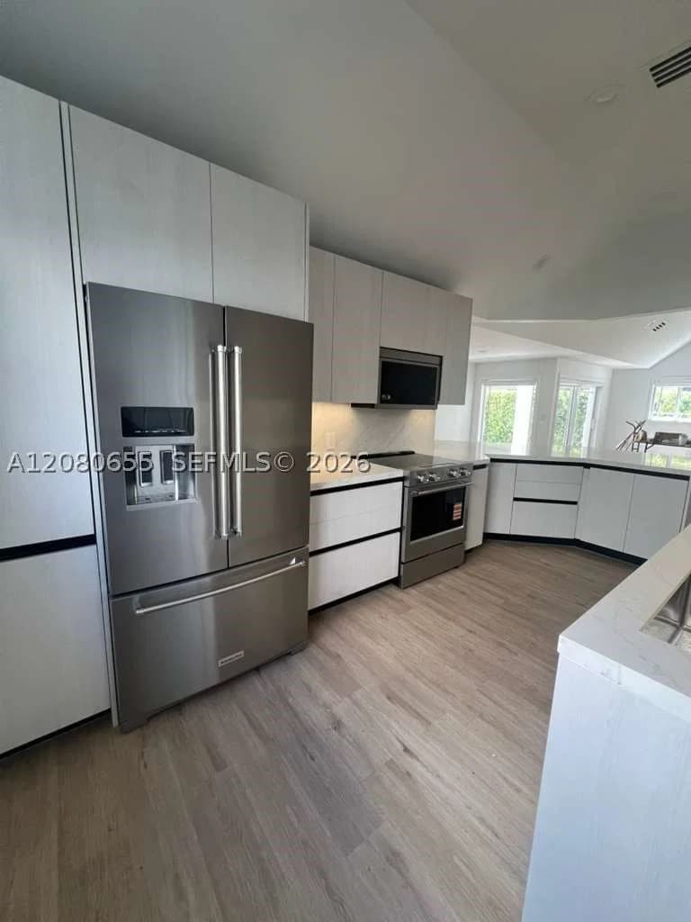 5-bedroom Single-Family Home — 211 29th Rd, Miami, FL 33129