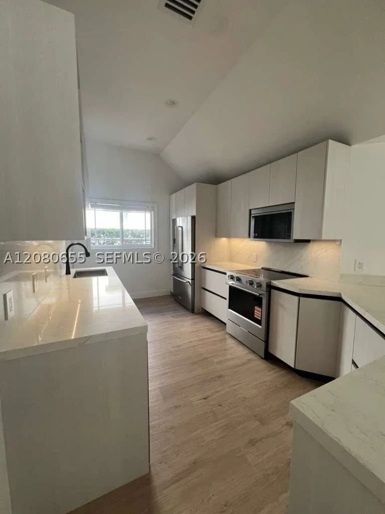 5-bedroom Single-Family Home — 211 29th Rd, Miami, FL 33129