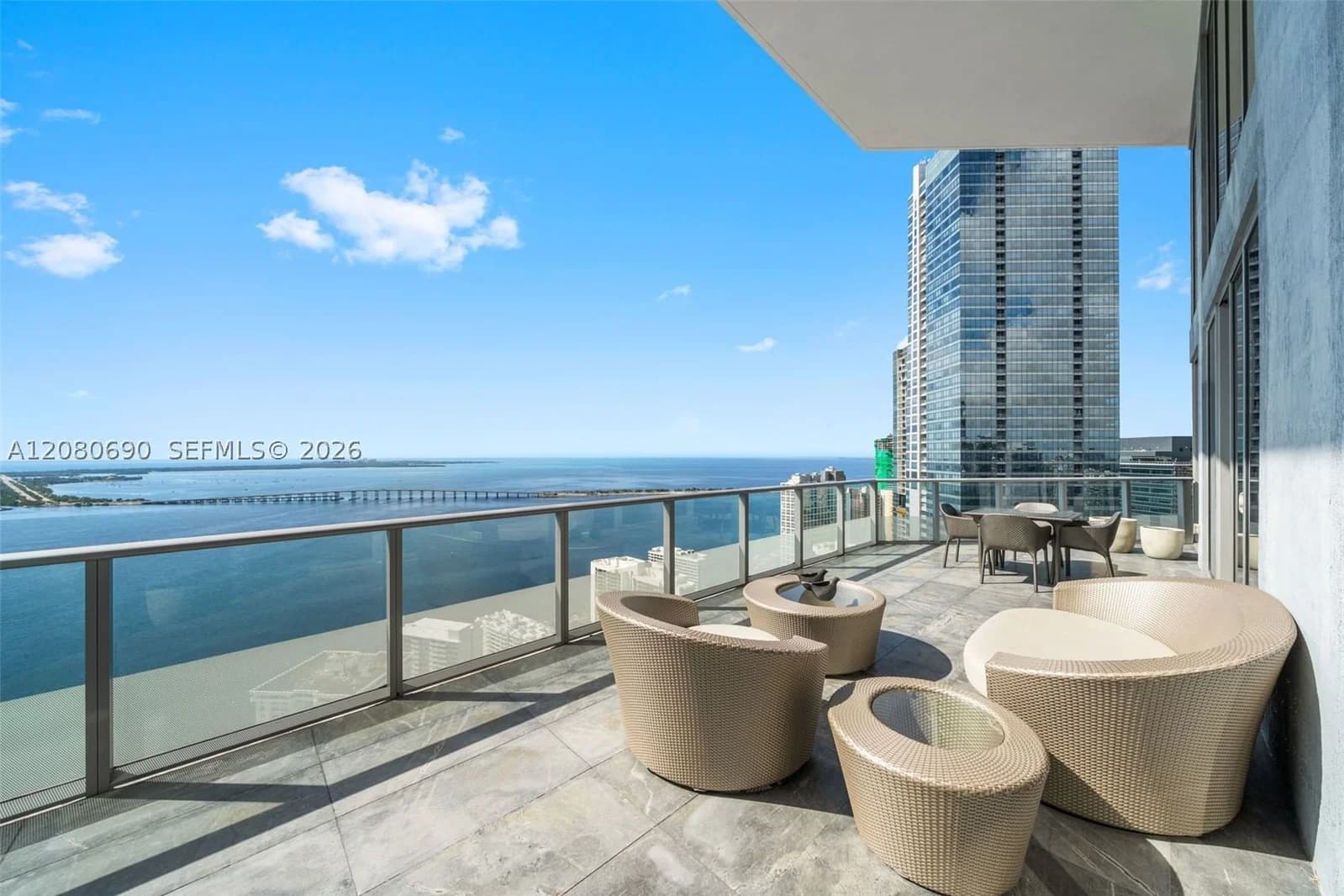 5-bedroom Condo — 1300 Brickell Bay Dr #PH4400, Miami, FL 33131