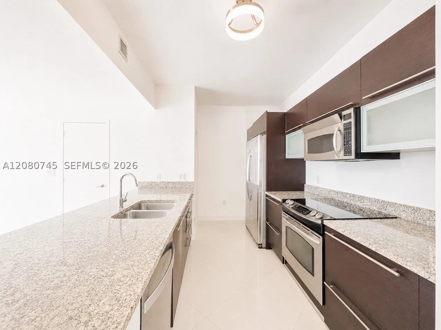 2-bedroom Condo — 951 Brickell Ave #2407, Miami, FL 33131