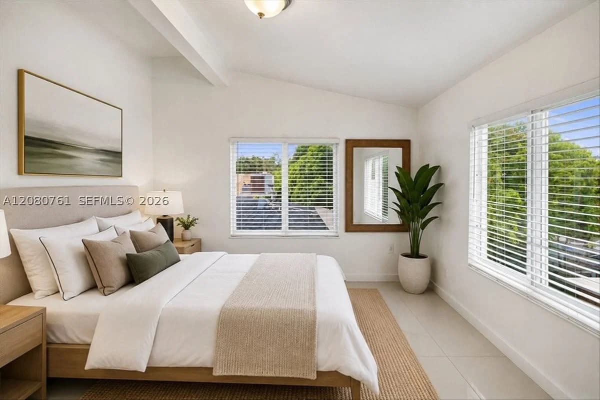 Mülk — 268 34th St, Miami, FL 33127