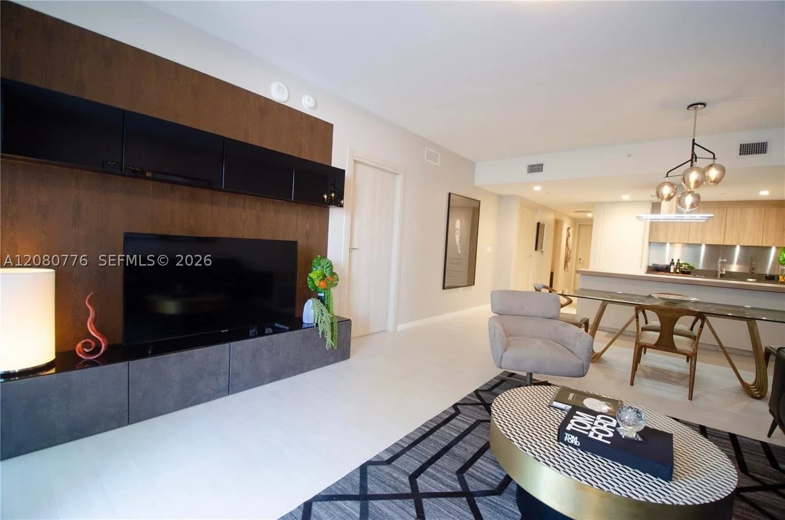 2+1 Condo — 1000 Brickell Plz #4207, Miami, FL 33131