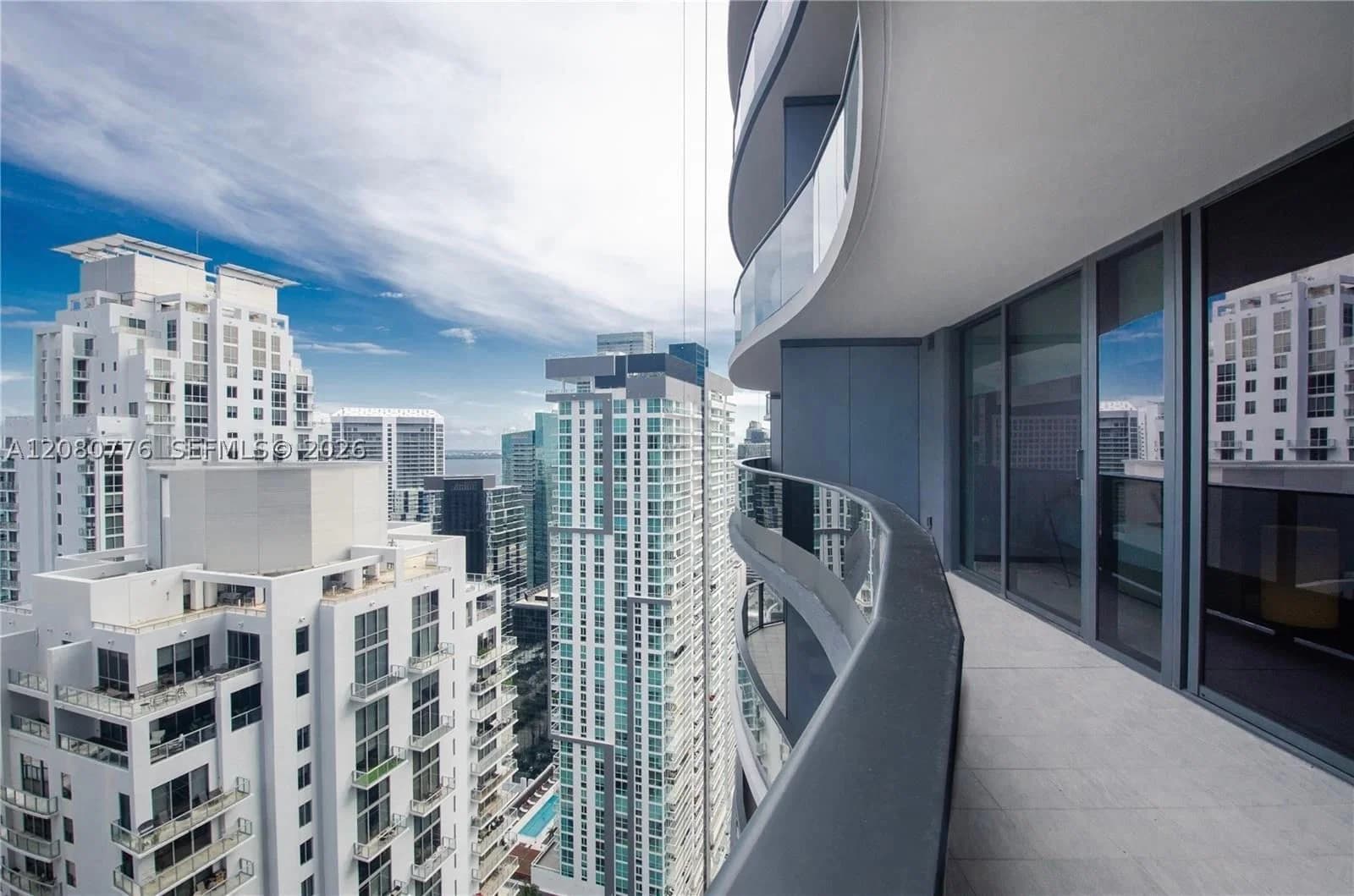 2+1 Condo — 1000 Brickell Plz #4207, Miami, FL 33131