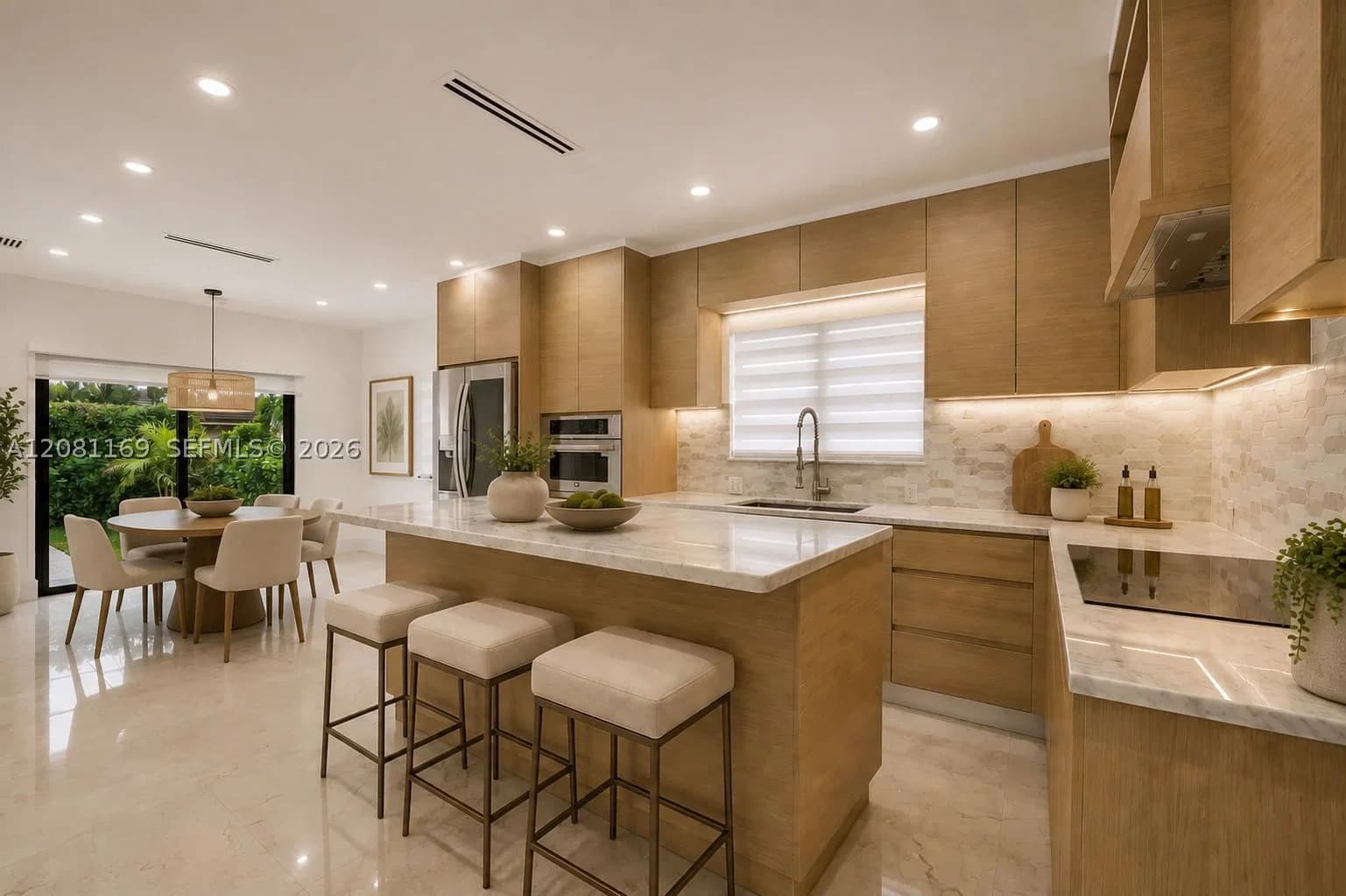 3+1 Müstakil ev — 728 Majorca Ave, Coral Gables, FL 33134
