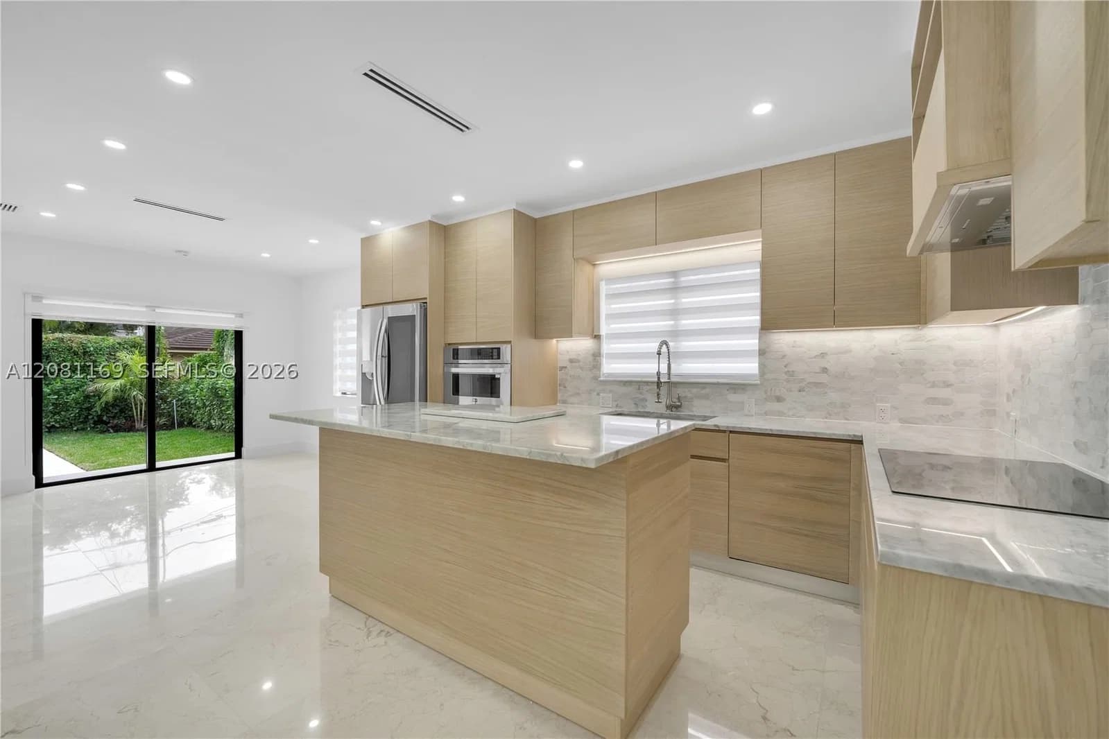 3+1 Müstakil ev — 728 Majorca Ave, Coral Gables, FL 33134