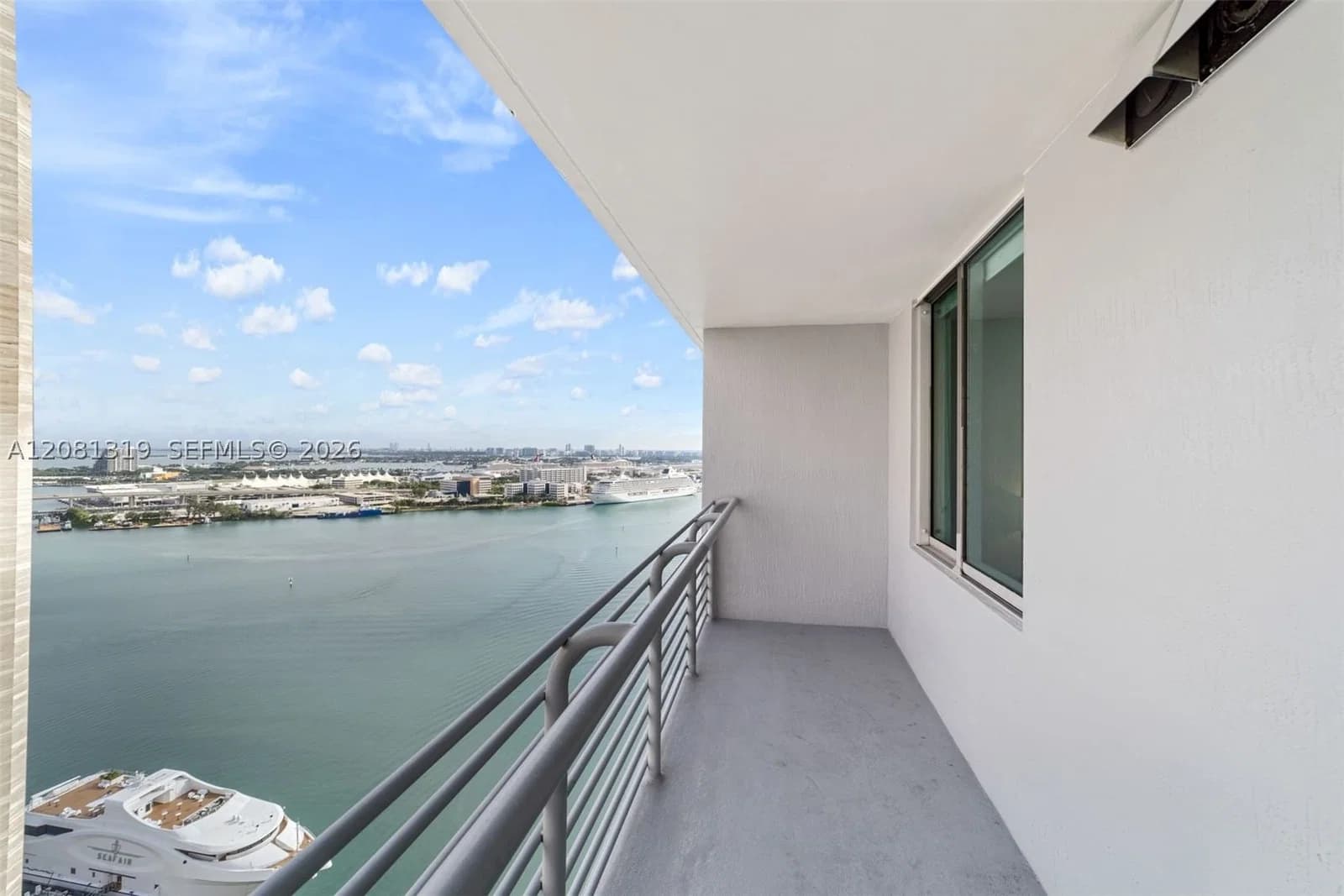 1-bedroom Condo — 335 Biscayne Blvd #2904, Miami, FL 33131