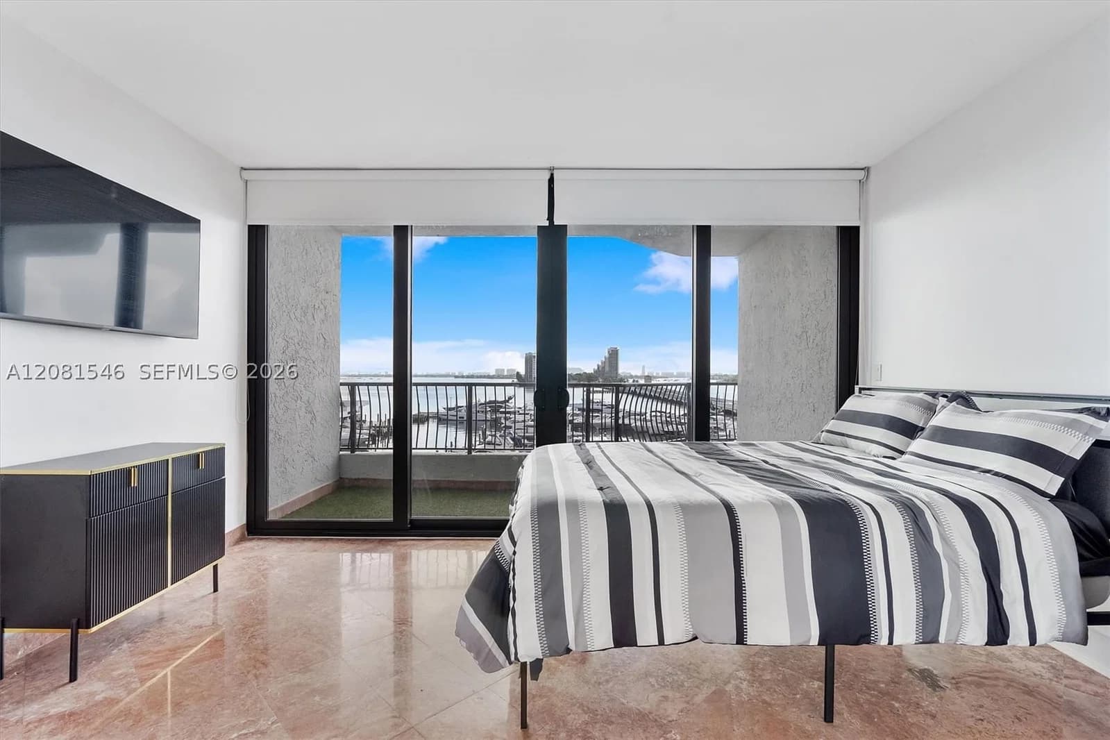 Condo — 555 15th St #515, Miami, FL 33132