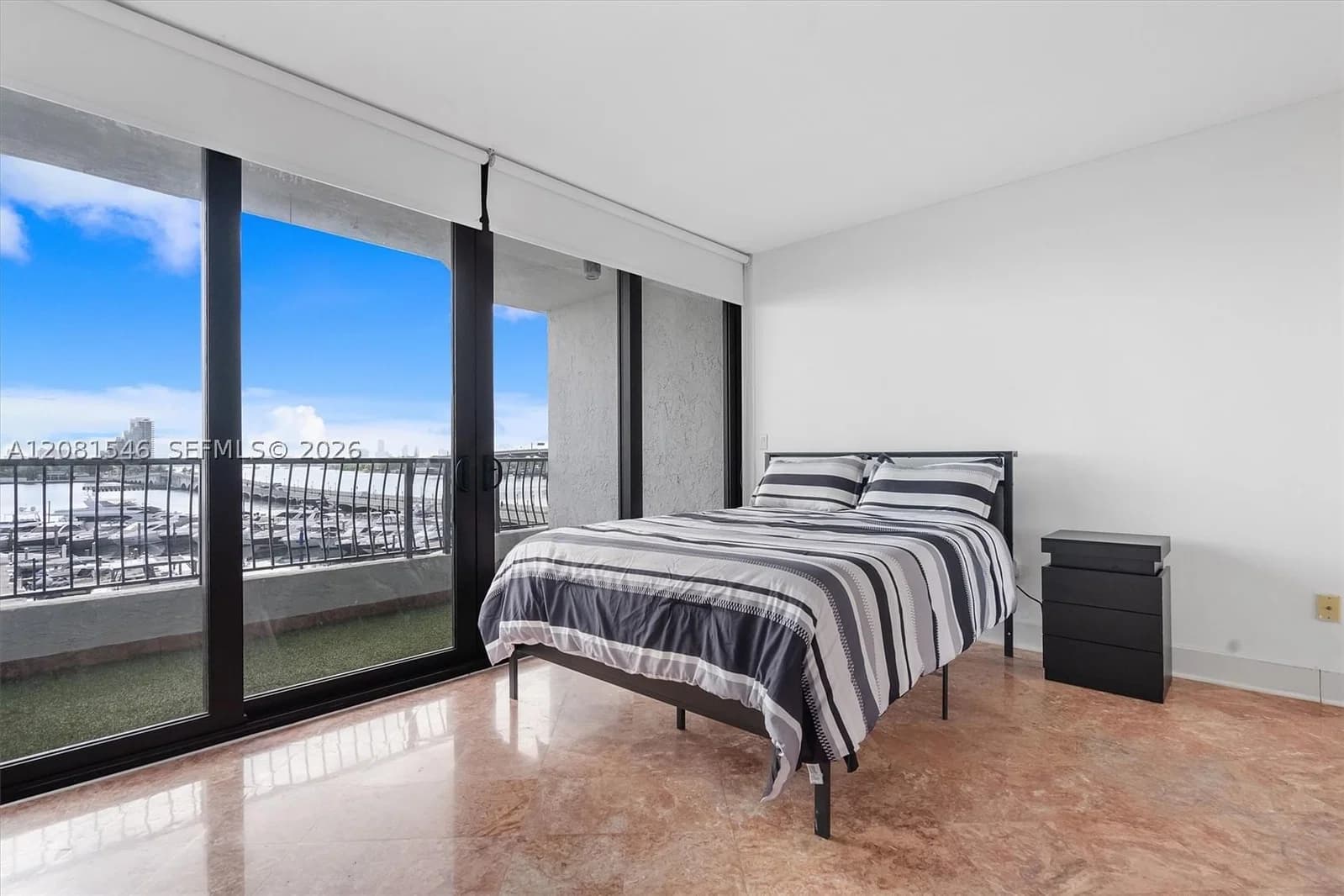 Condo — 555 15th St #515, Miami, FL 33132