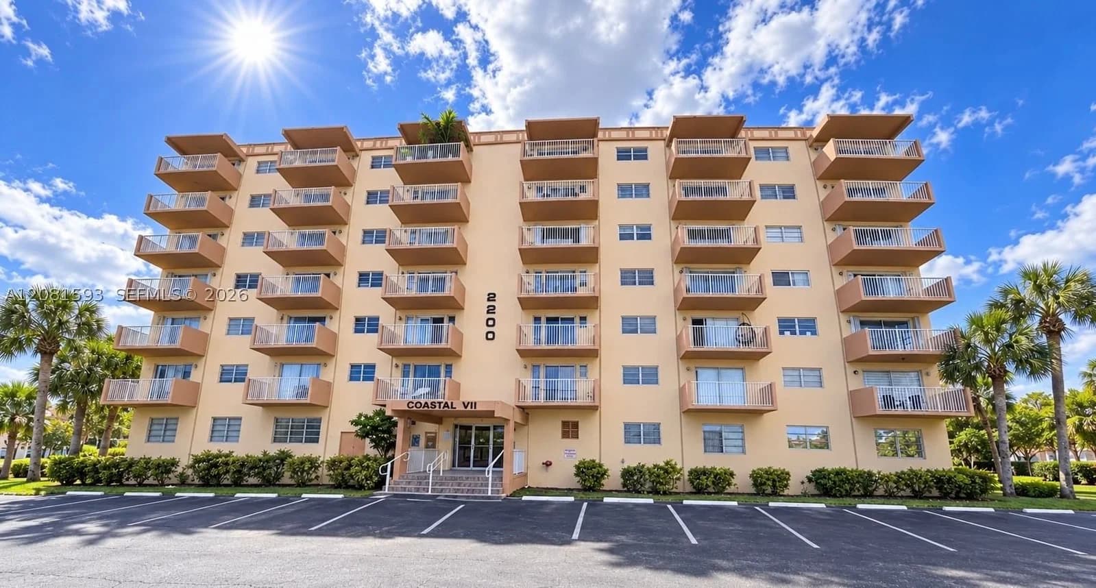 1+1 Kooperatif — 2200 Hallandale Beach Blvd #610, Hallandale Beach, FL 33009