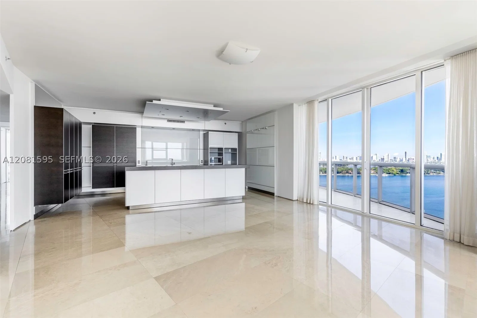 4+1 Condo — 400 Alton Rd #2101, Miami Beach, FL 33139