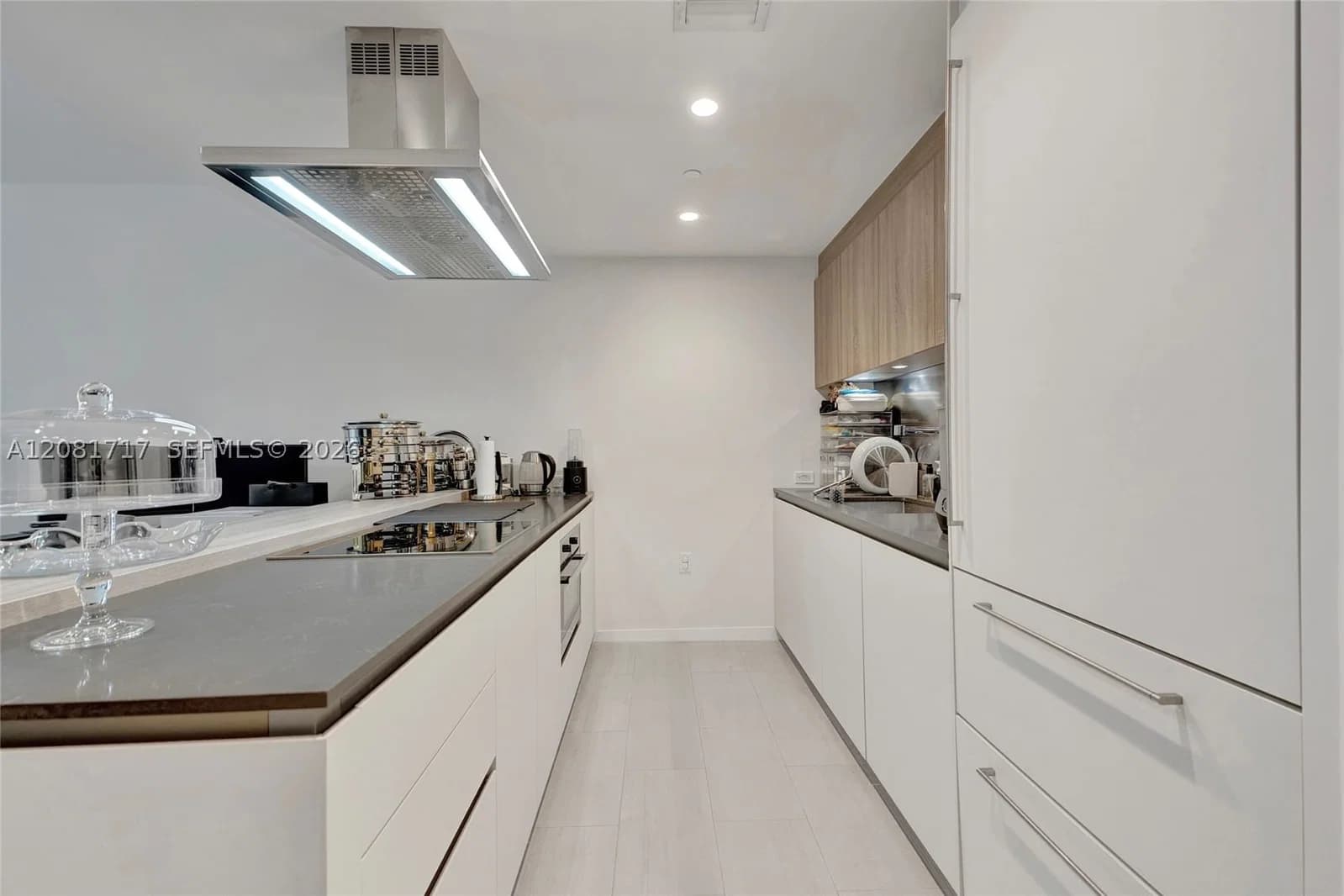 1-bedroom Condo — 1000 Brickell Plz #3105, Miami, FL 33131