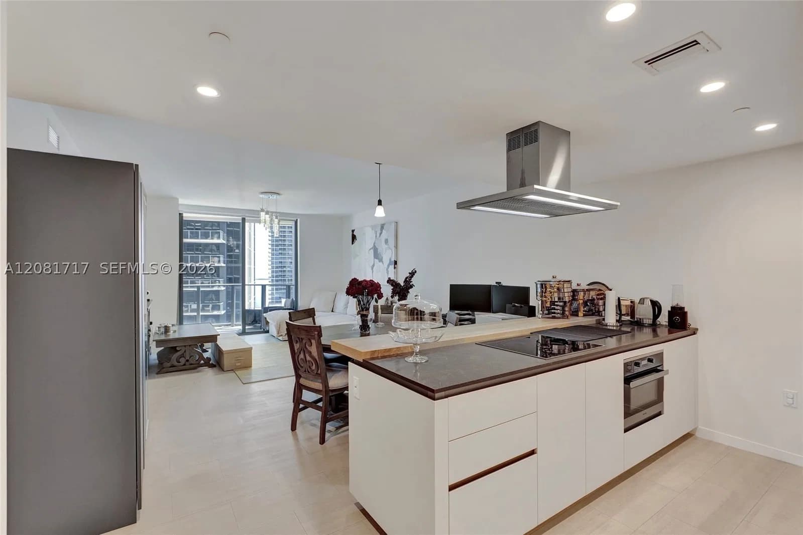 1-bedroom Condo — 1000 Brickell Plz #3105, Miami, FL 33131