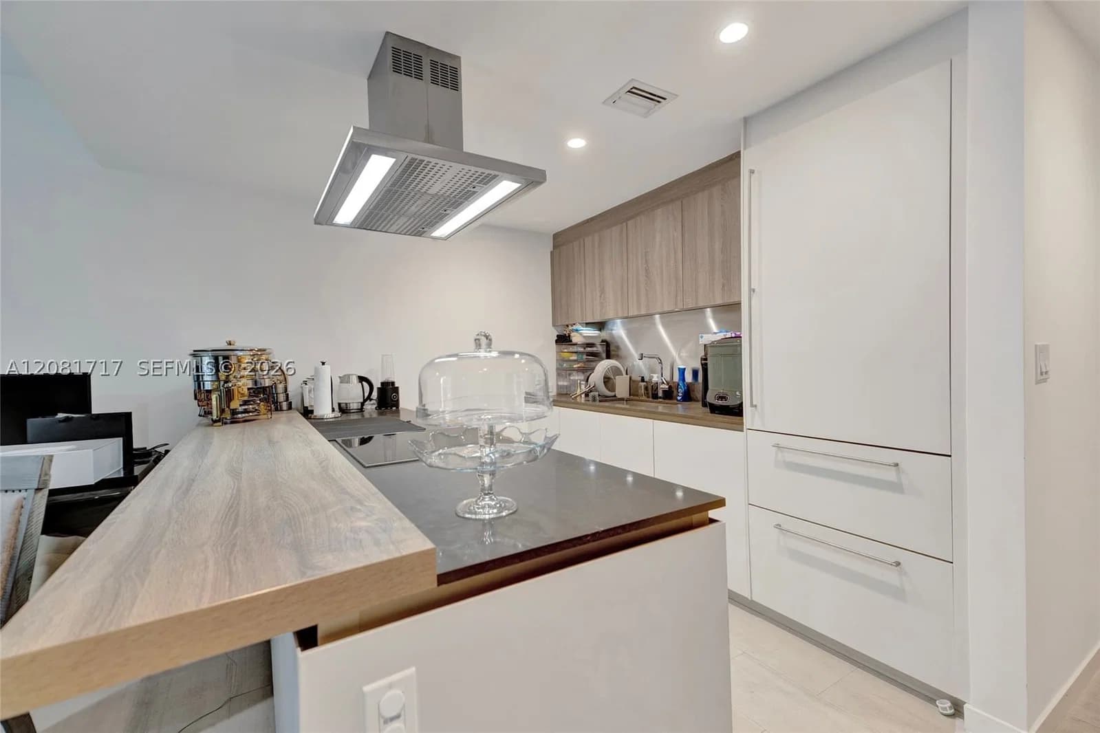 1-bedroom Condo — 1000 Brickell Plz #3105, Miami, FL 33131