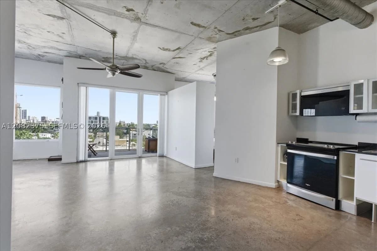 2-bedroom Condo — 10 South River Dr #806, Miami, FL 33130