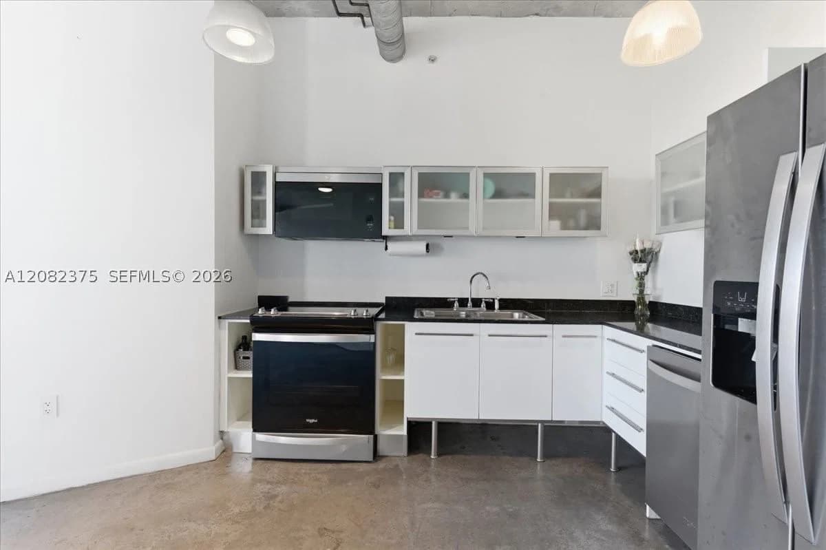 2-bedroom Condo — 10 South River Dr #806, Miami, FL 33130