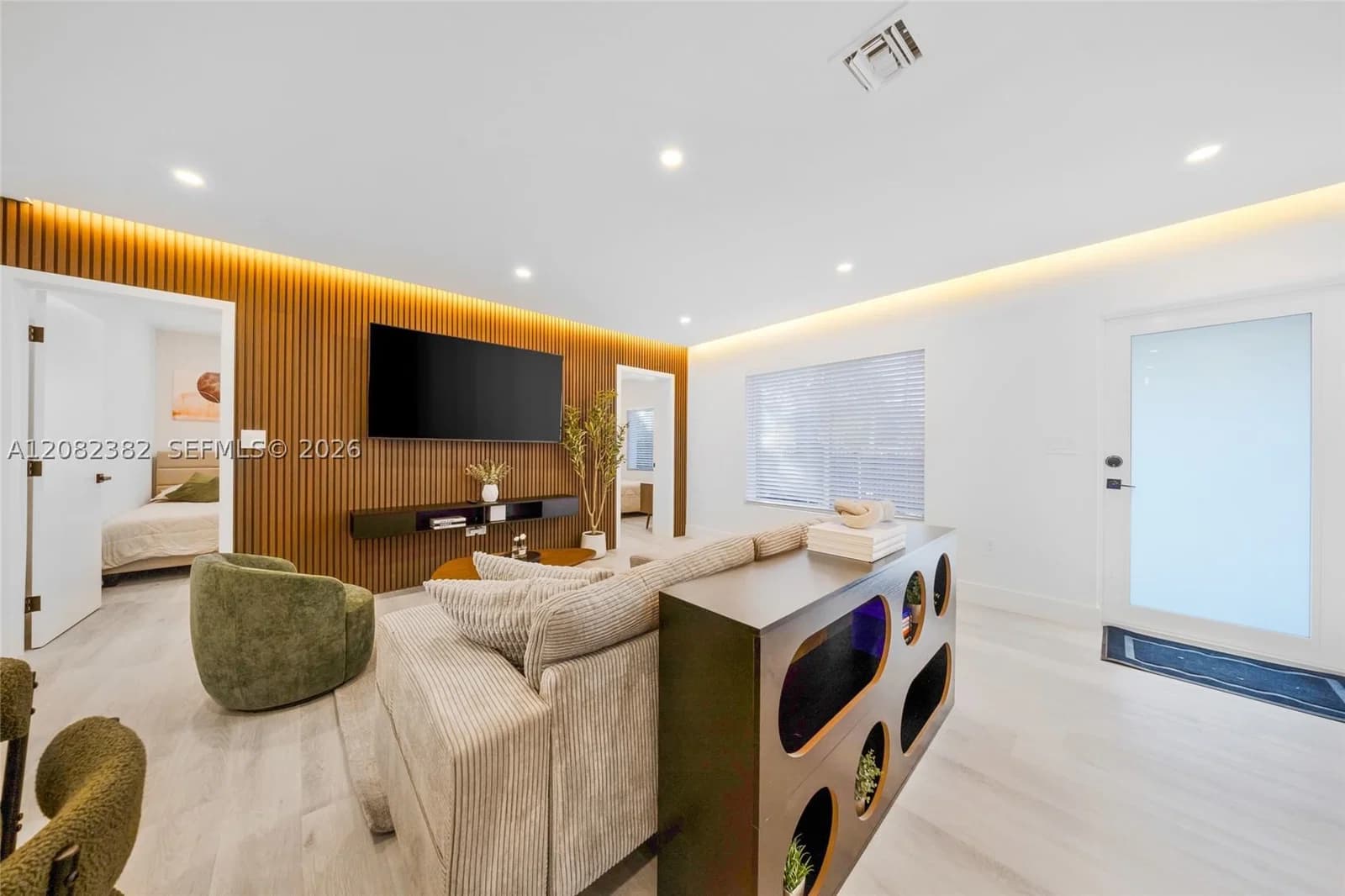 5+1 Müstakil ev — 511 48th St, Miami, FL 33127