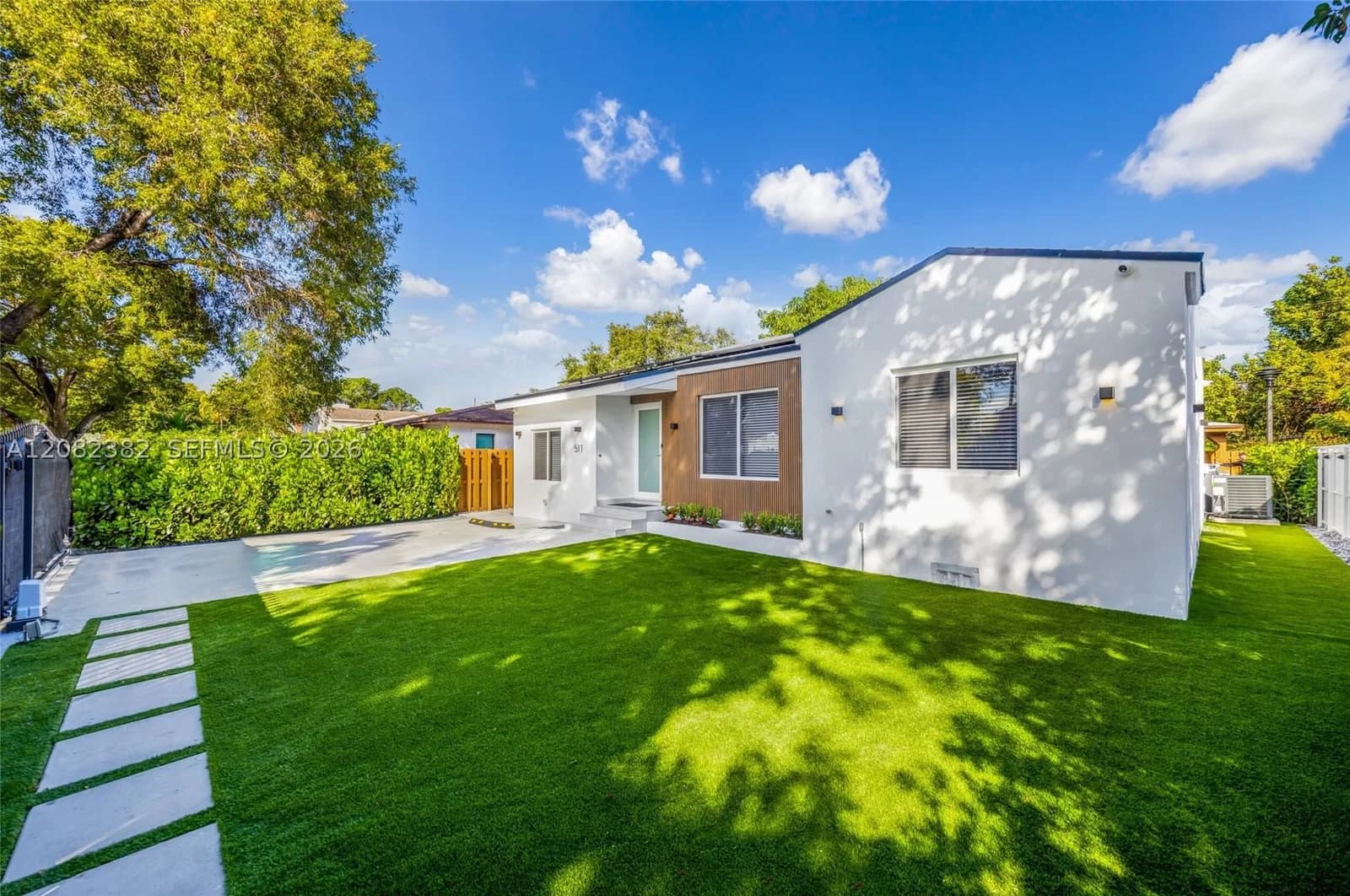 5+1 Müstakil ev — 511 48th St, Miami, FL 33127