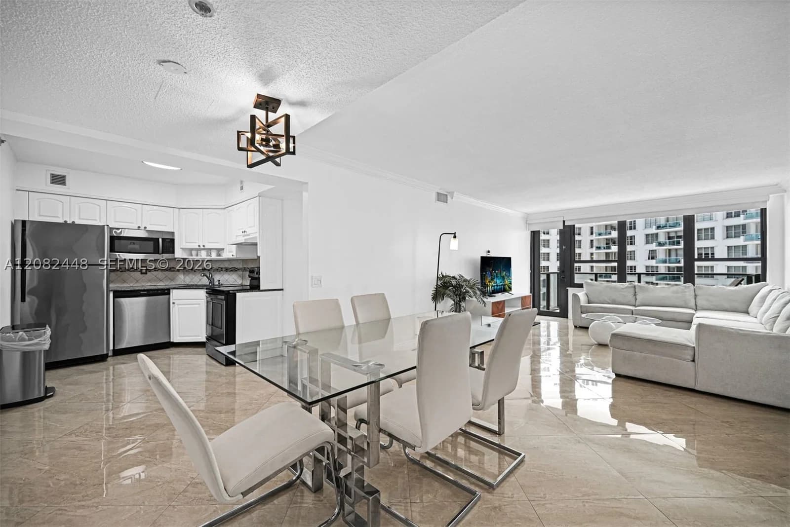 2+1 Condo — 5225 Collins Ave #1015, Miami Beach, FL 33140
