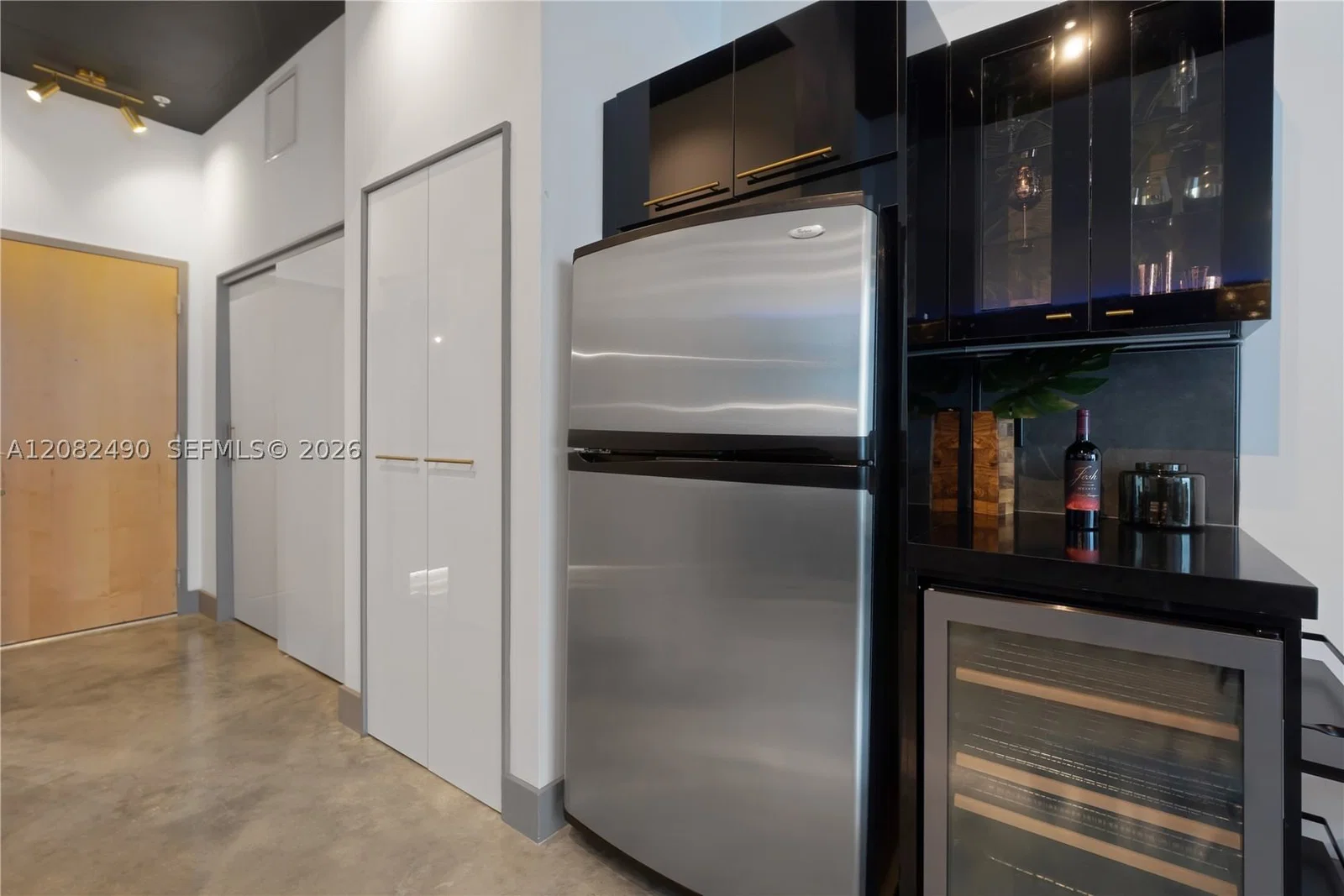 Condo — 253 2nd St #314, Miami, FL 33132
