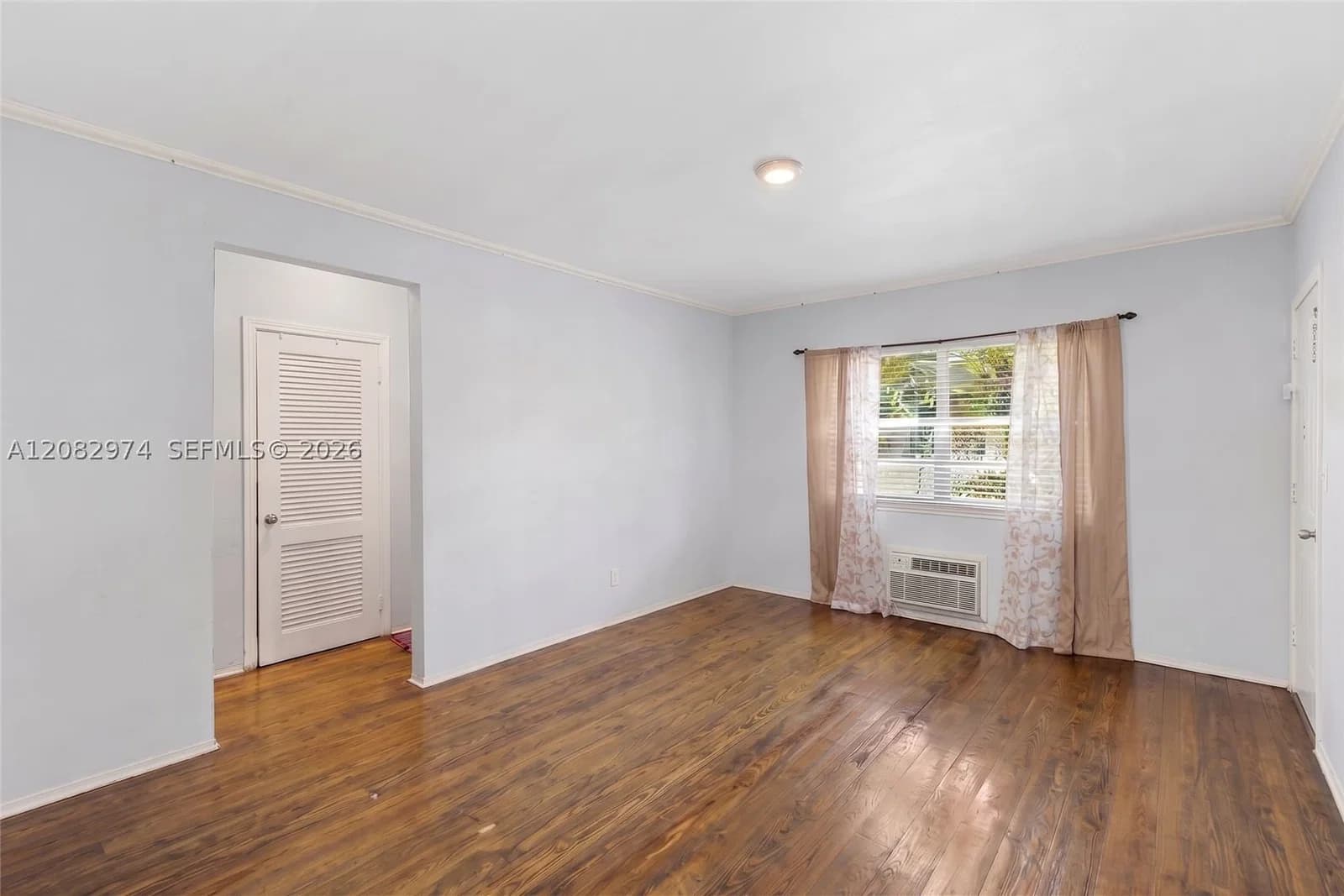 1-bedroom Condo — 1610 Michigan Ave #5, Miami Beach, FL 33139