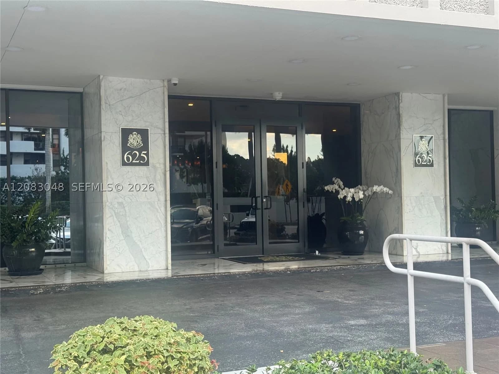 2+1 Condo — 625 Biltmore Way #1103, Coral Gables, FL 33134