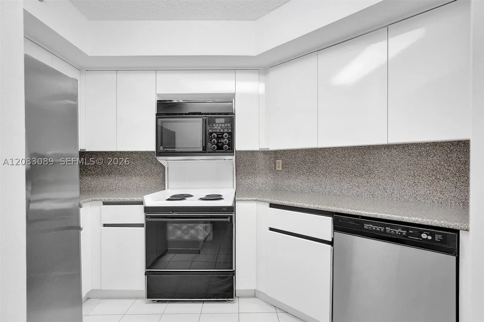 2+1 Condo — 6767 Collins Ave #307, Miami Beach, FL 33141
