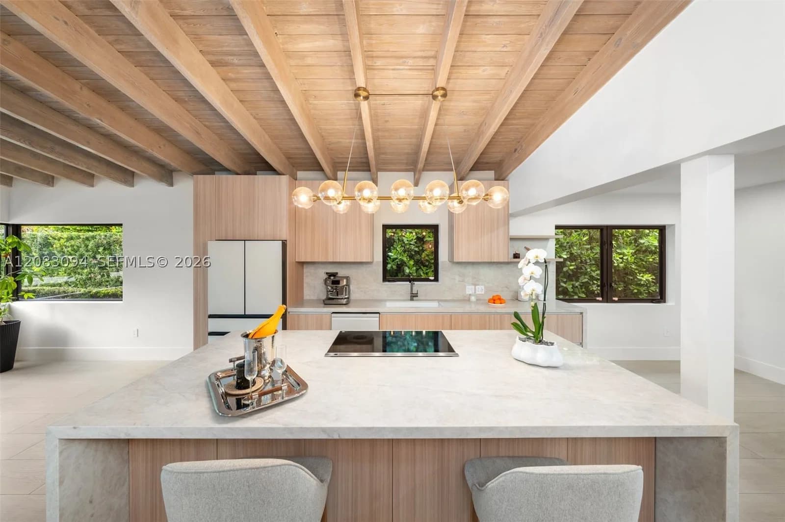 3+1 Müstakil ev — 815 91st Ter, Miami Shores, FL 33138