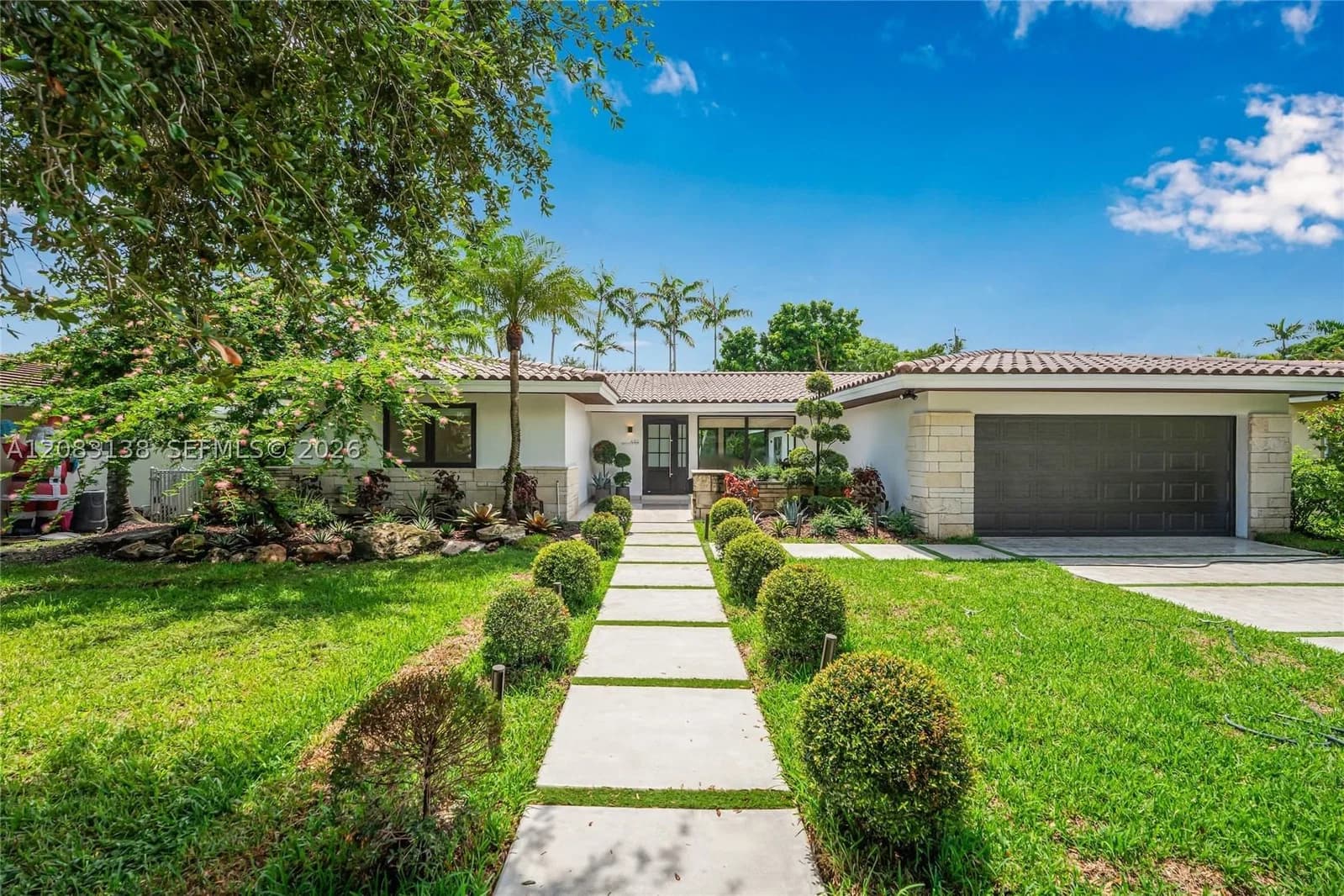 4+1 Müstakil ev — 430 Miller Rd, Coral Gables, FL 33146
