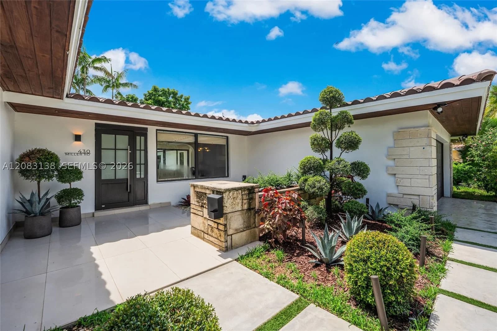 4+1 Müstakil ev — 430 Miller Rd, Coral Gables, FL 33146