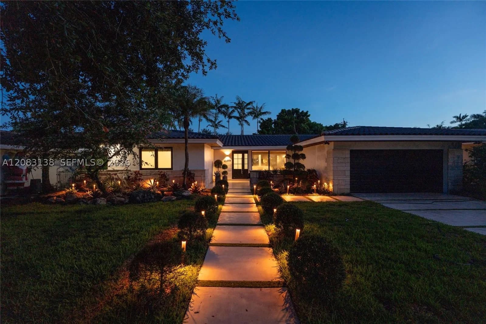 4+1 Müstakil ev — 430 Miller Rd, Coral Gables, FL 33146