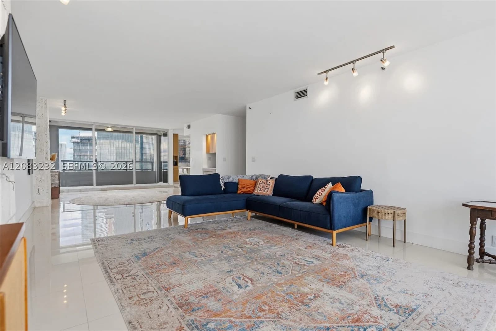 2+1 Condo — 1541 Brickell Ave #B3403, Miami, FL 33129