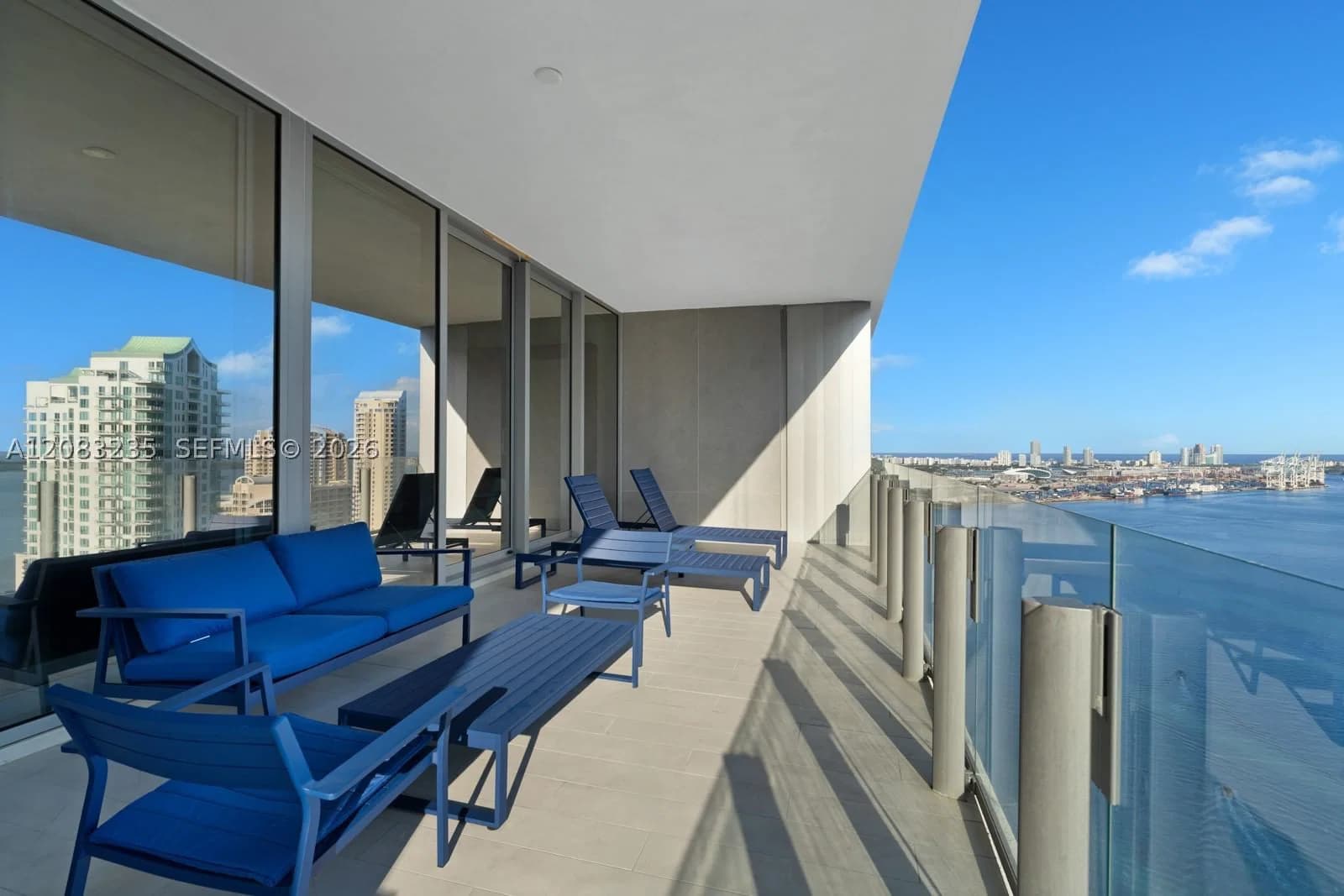 3+1 Condo — 300 BISCAYNE BOULEVARD WAY #3302E, Miami, FL 33131
