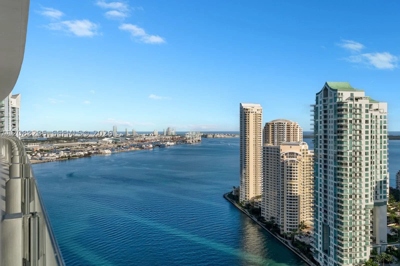 3+1 Condo — 300 BISCAYNE BOULEVARD WAY #3302E, Miami, FL 33131