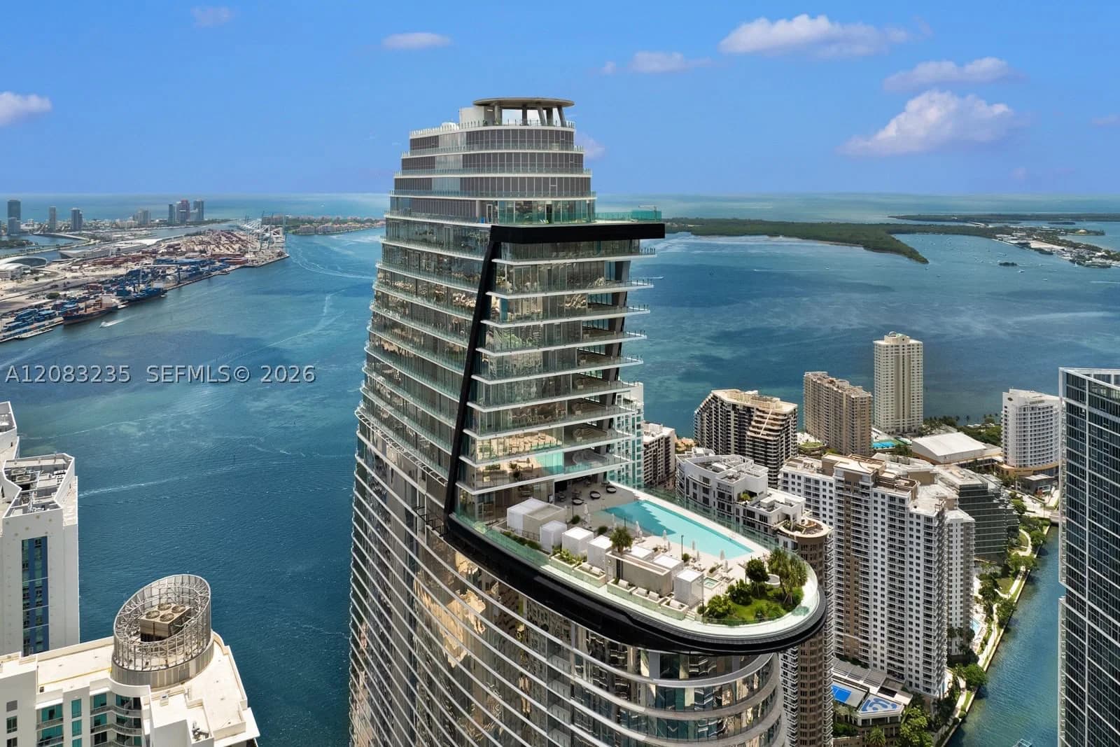 3+1 Condo — 300 BISCAYNE BOULEVARD WAY #3302E, Miami, FL 33131