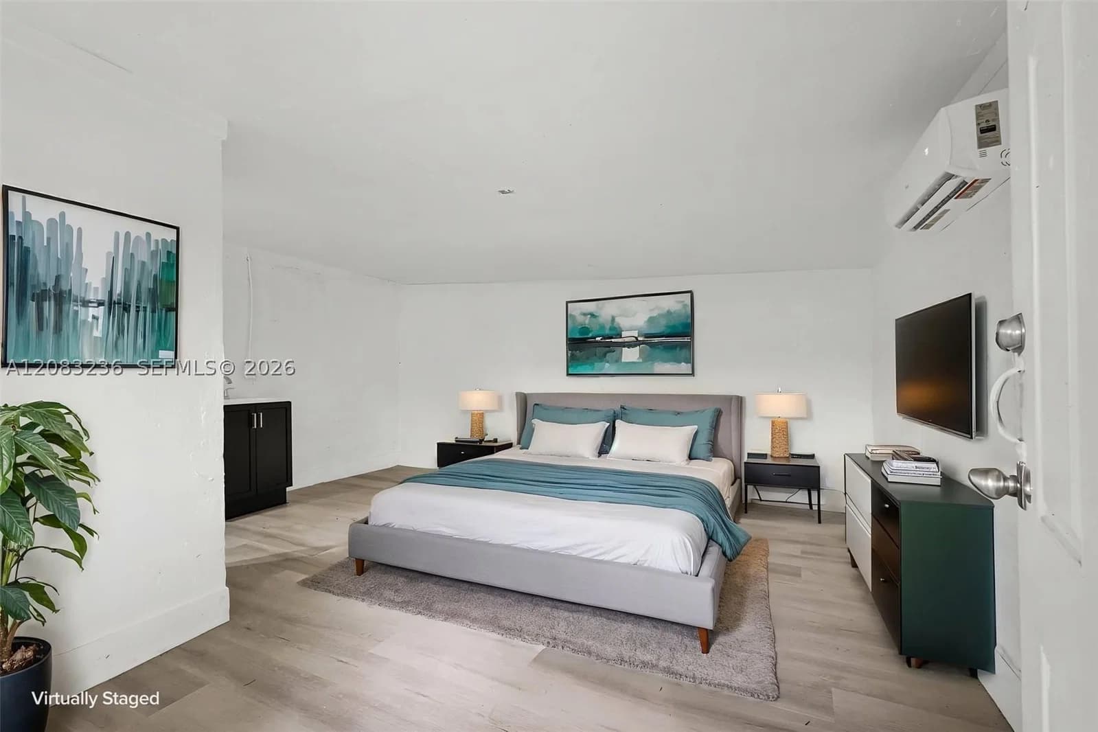 4-bedroom Single-Family Home — 250 45th St #2, Miami, FL 33127