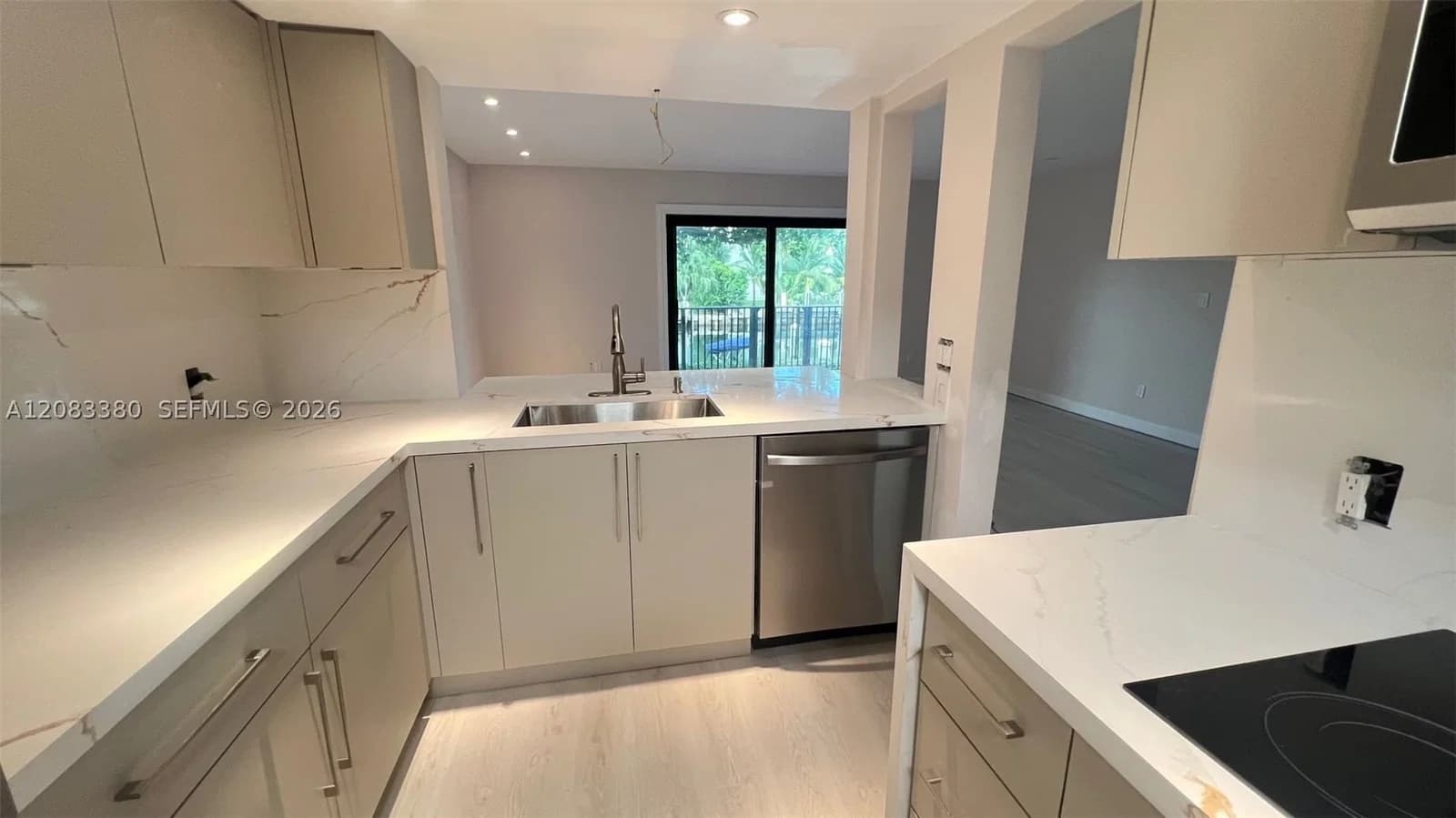 2+1 Condo — 6855 Edgewater Dr #1CS, Coral Gables, FL 33133