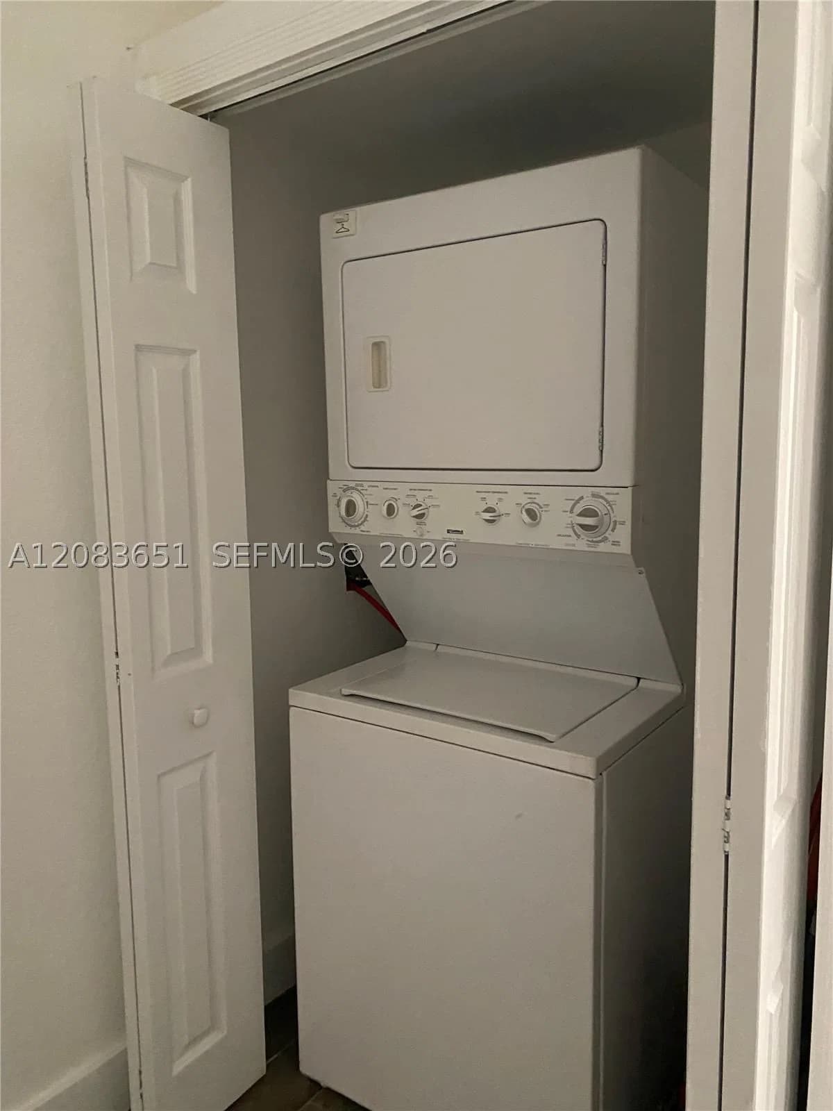 1+1 Condo — 1 Edgewater Dr + DEN #103, Coral Gables, FL 33133