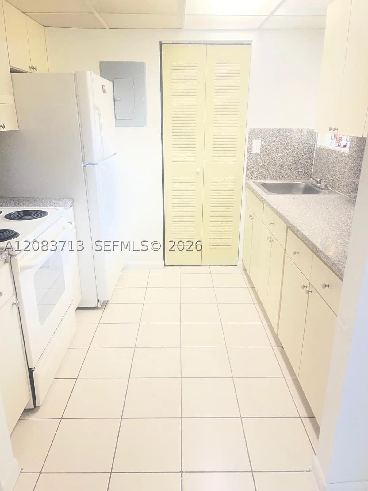 1-bedroom Condo — 560 114th Ave #204, Sweetwater, FL 33172