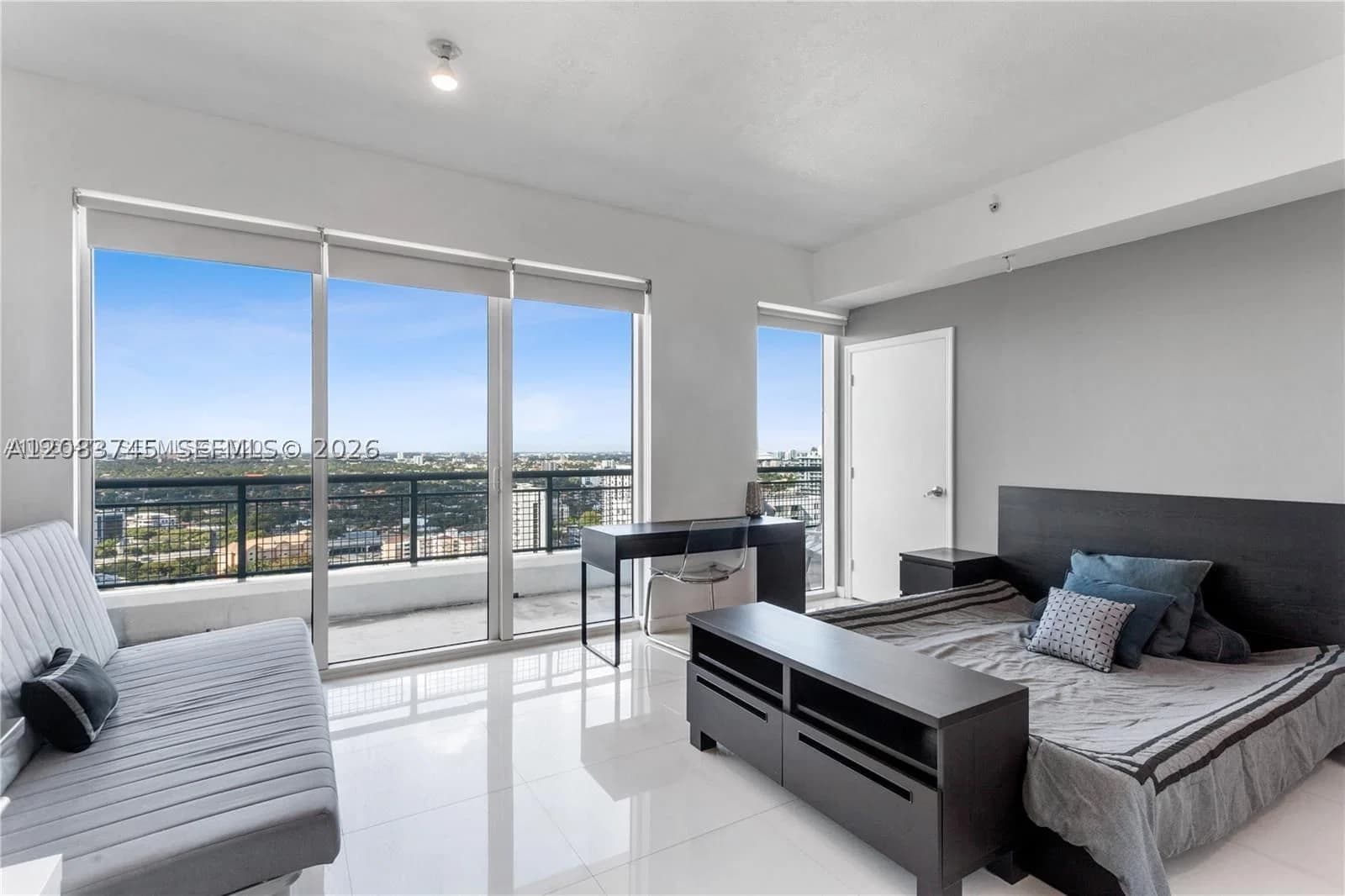 Condo — 60 13th St #2219, Miami, FL 33130