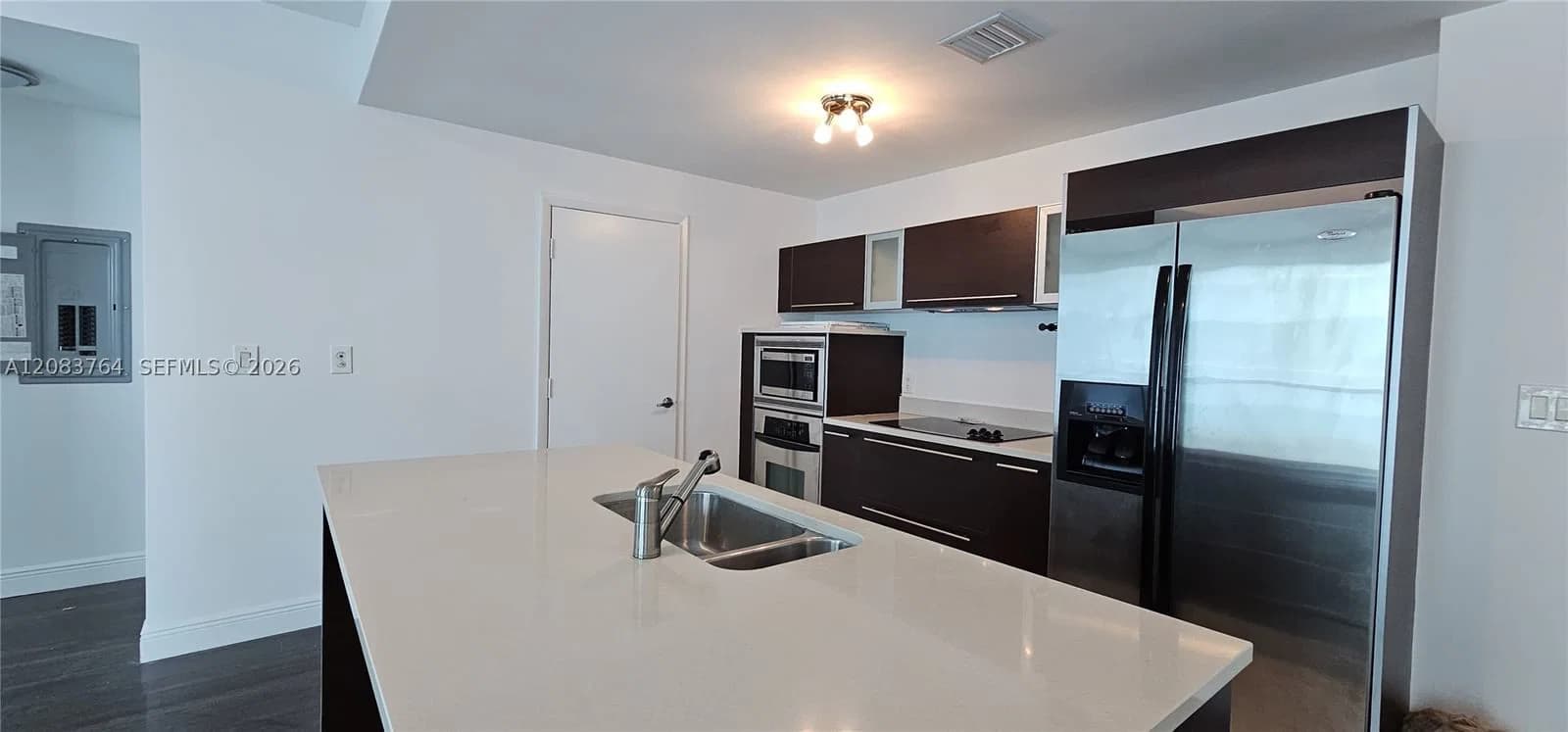 1+1 Condo — 1900 Bayshore Dr #1617, Miami, FL 33132