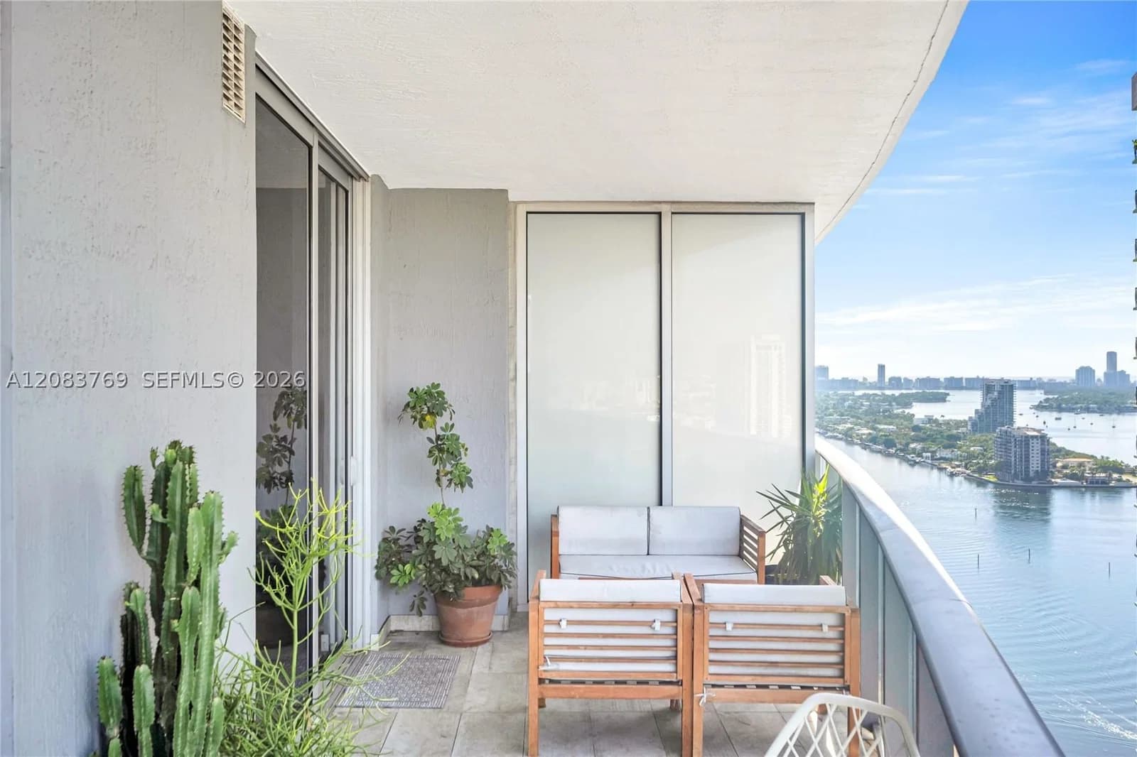 1+1 Condo — 488 18th St #2902, Miami, FL 33132